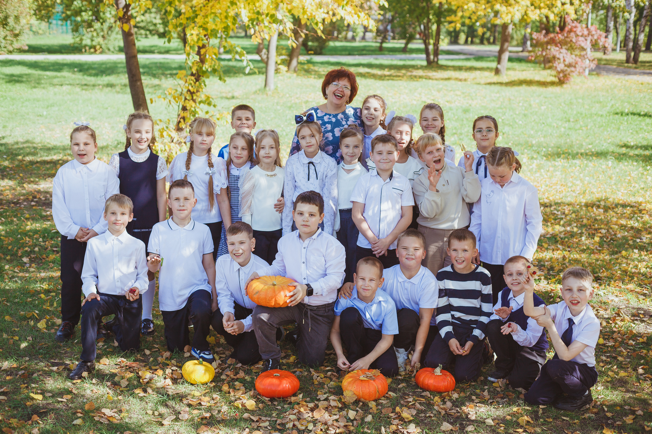 Школьная фотосессия на 31 августа. 1,2,3 сентября. Портреты детей 4-6 штук. Групповые общие 2-5 шт. Цена 450р. (1). Семейный и детский фотограф в Сухом Логу Ольга Кайгородова