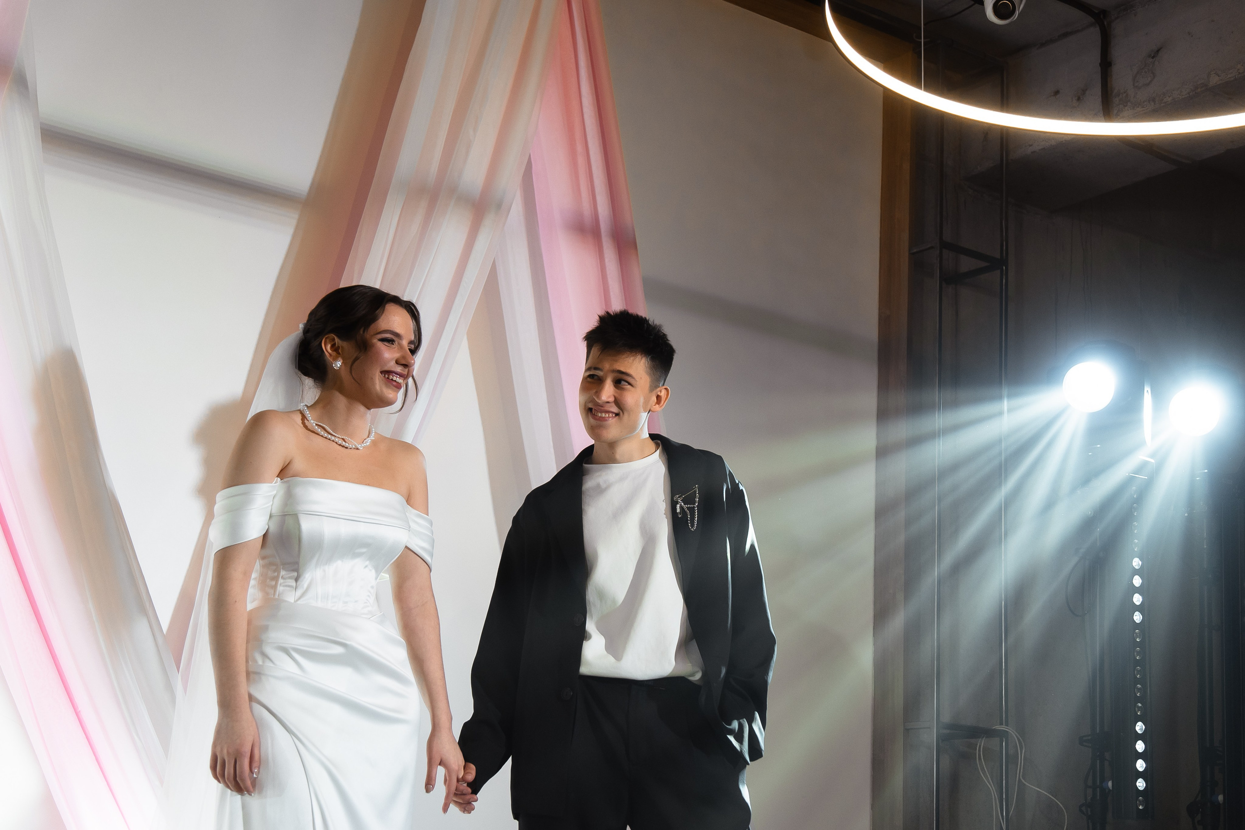 Владислав и Амина. Фотограф Новосибирск Вероника Вишневская