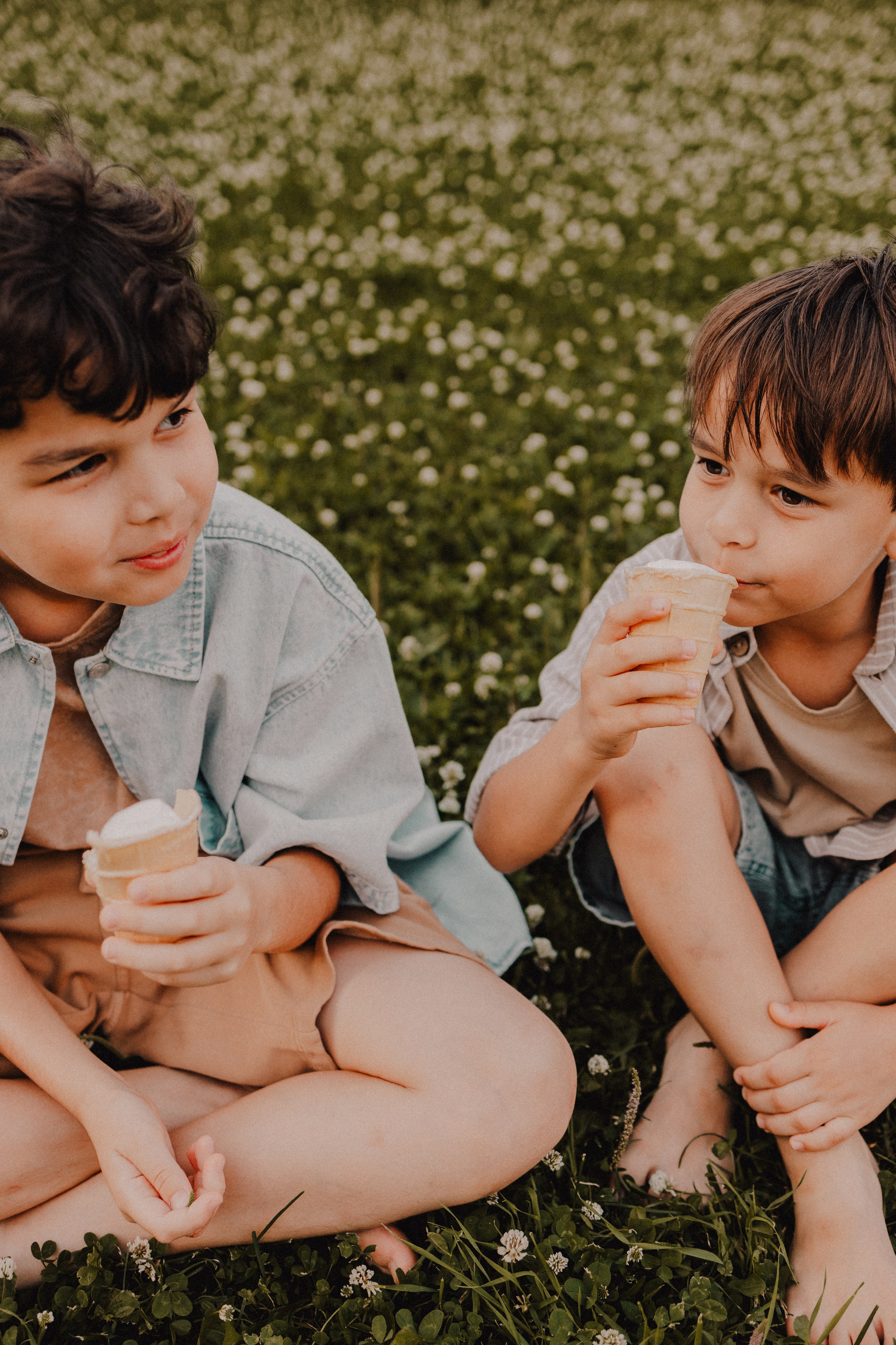На лужайке. Семейный фотограф Москва