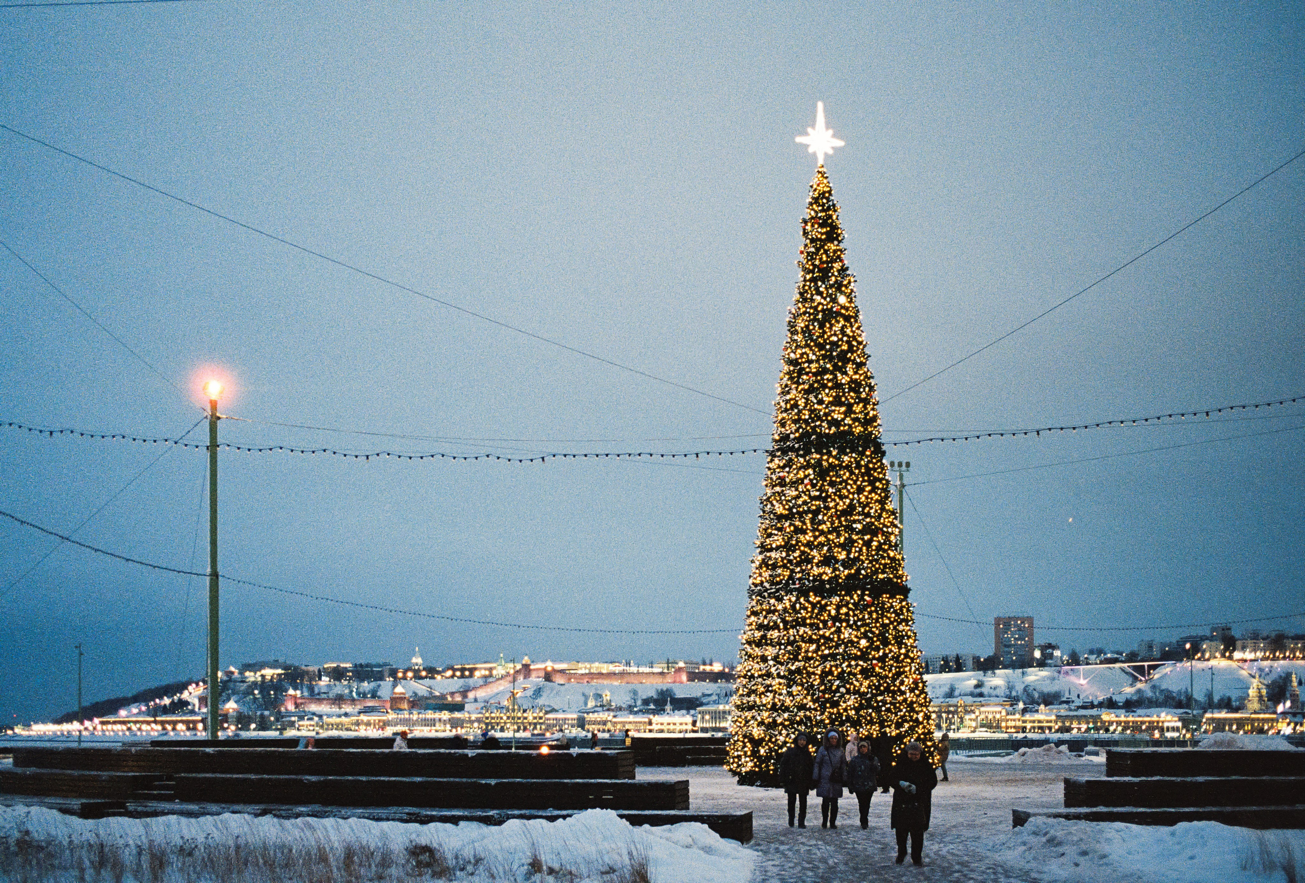 Ёлка в Нижнем Новгороде на Стрелке