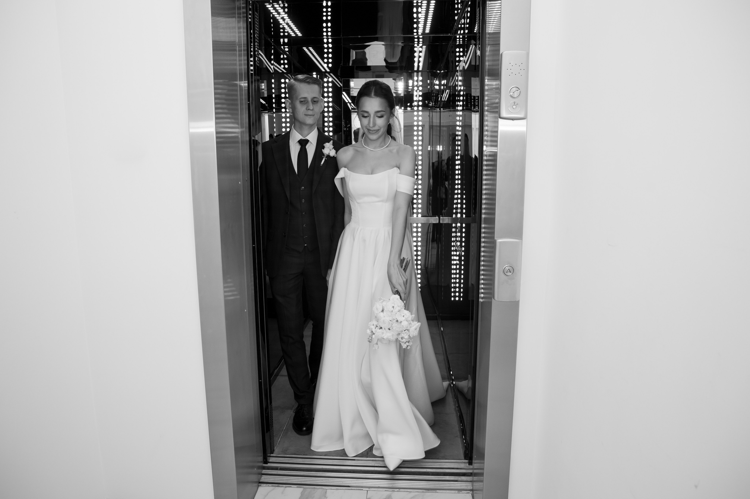 Регистрация в отеле Fish Point, ЗАГС Бутово, прогулка в Остафьево. Свадебный и репортажный фотограф (Москва, Королев и другие)