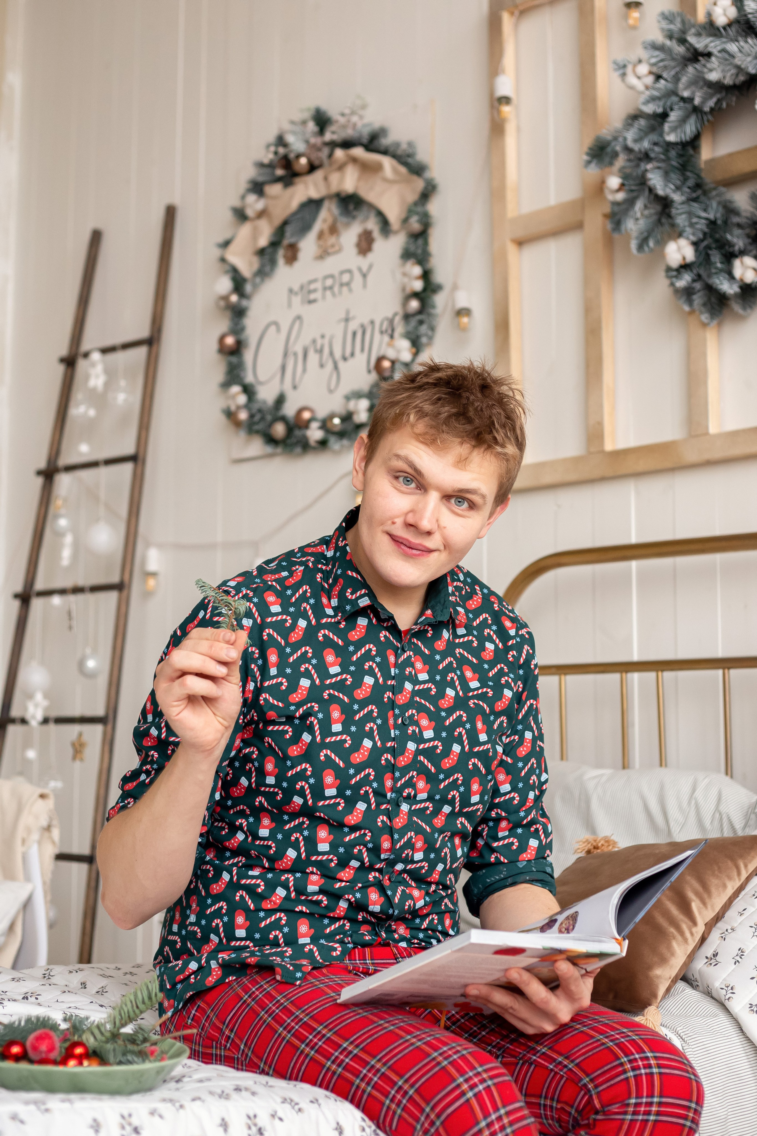 Саша новогодний флорист. Портретный фотограф Санкт-Петербург