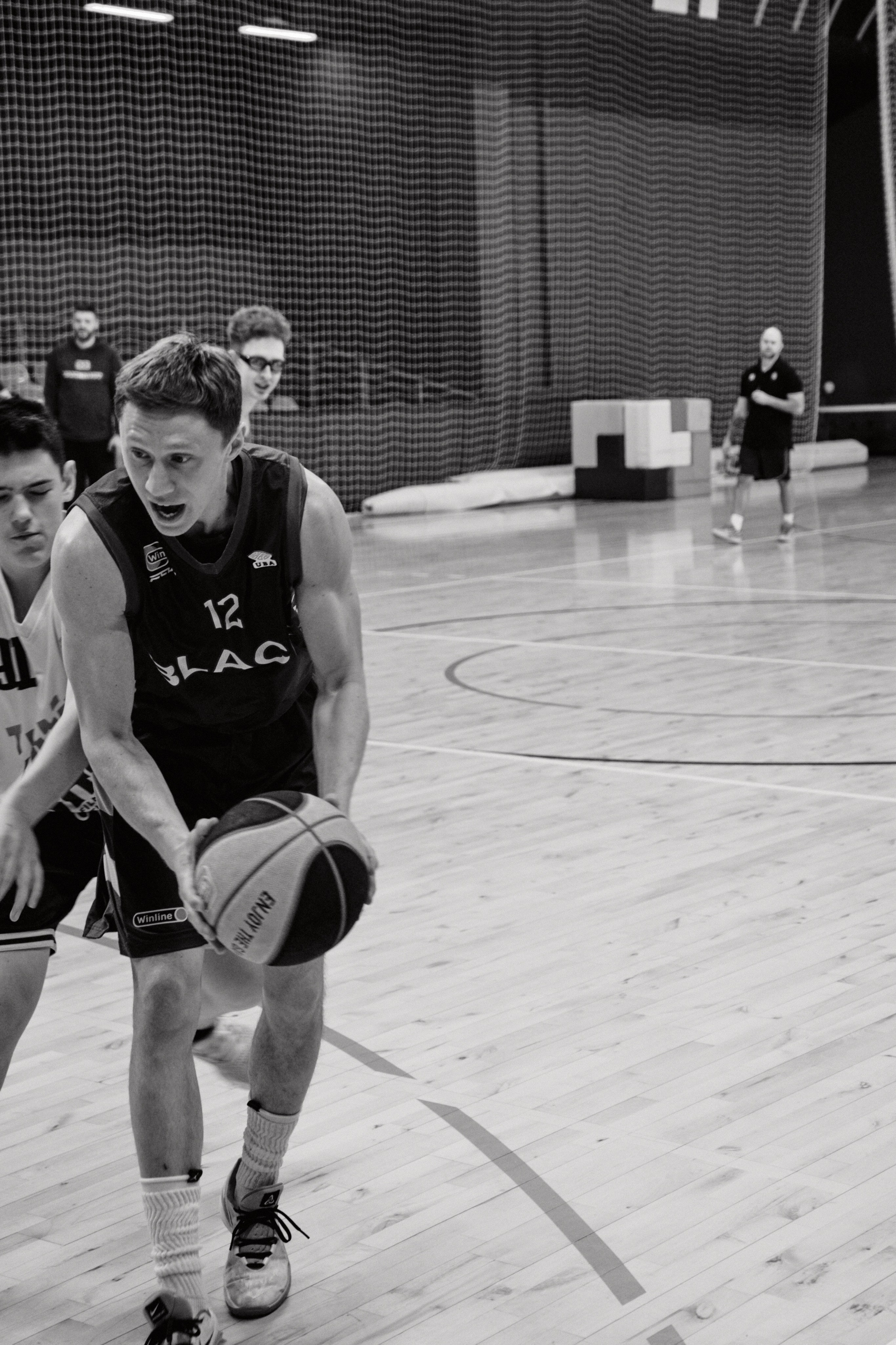 Новогодний баскетбол 2025. Детская лига. Евгений Бреча. Коммерческий и бэкстейдж фотограф в Москве