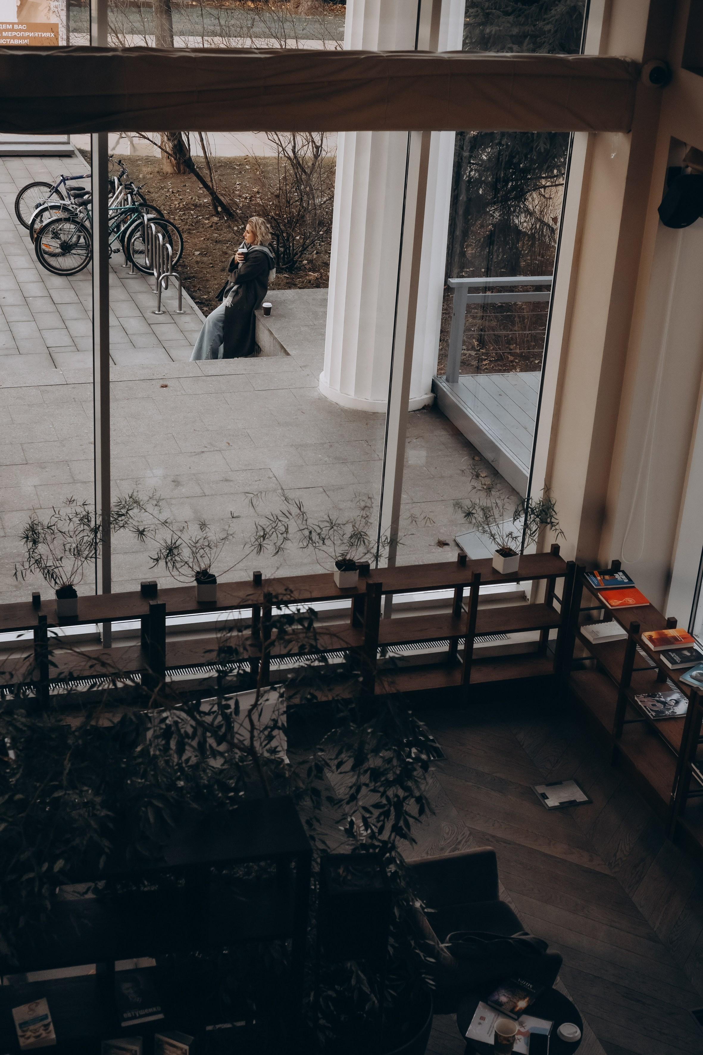 Яна и библиотека (репортажный портрет). Портретный и репортажный фотограф в Москве, Ольга Ларема