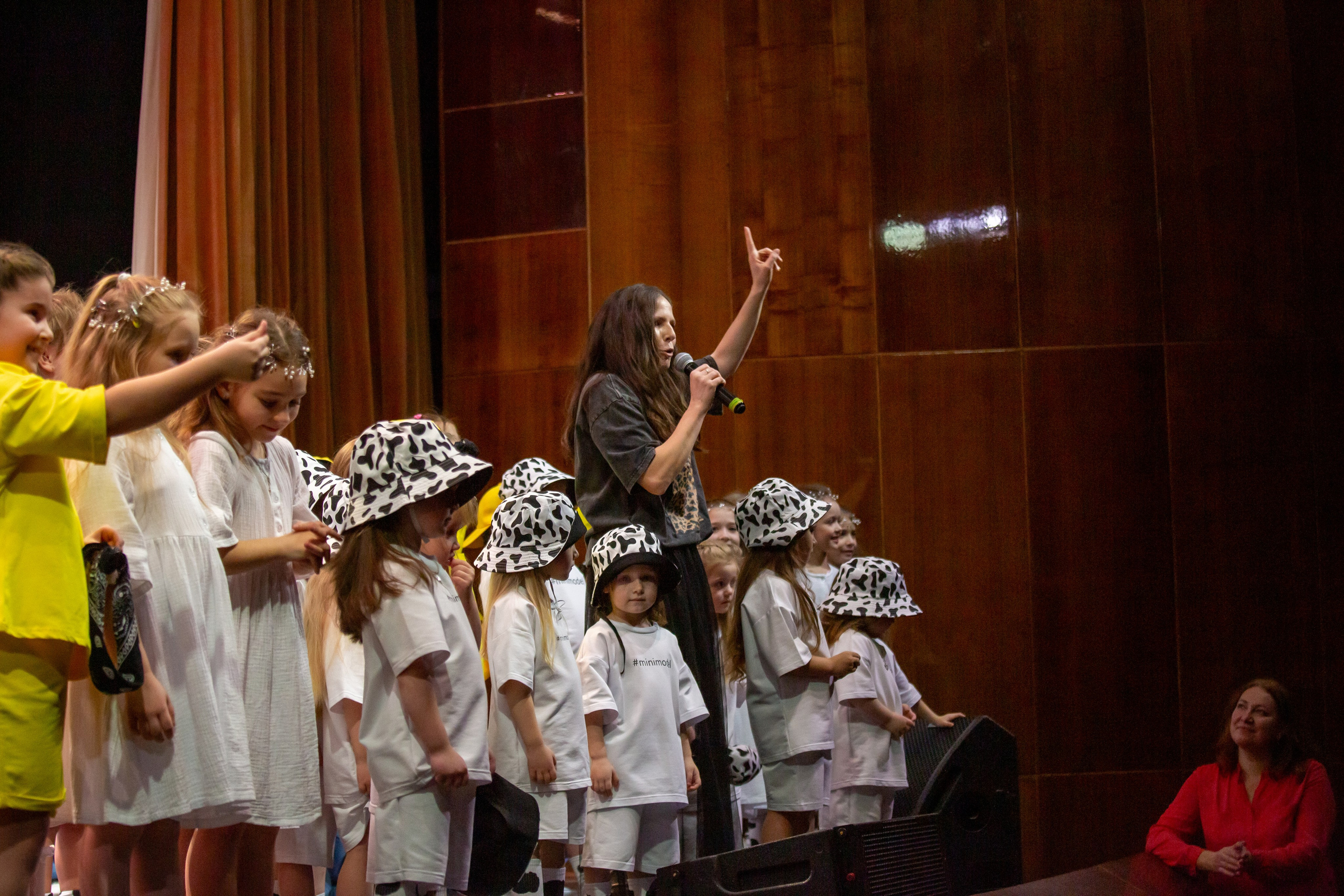 Концерт детской танцевальной школы. Репортажный, семейный, свадебный, портретный фотограф