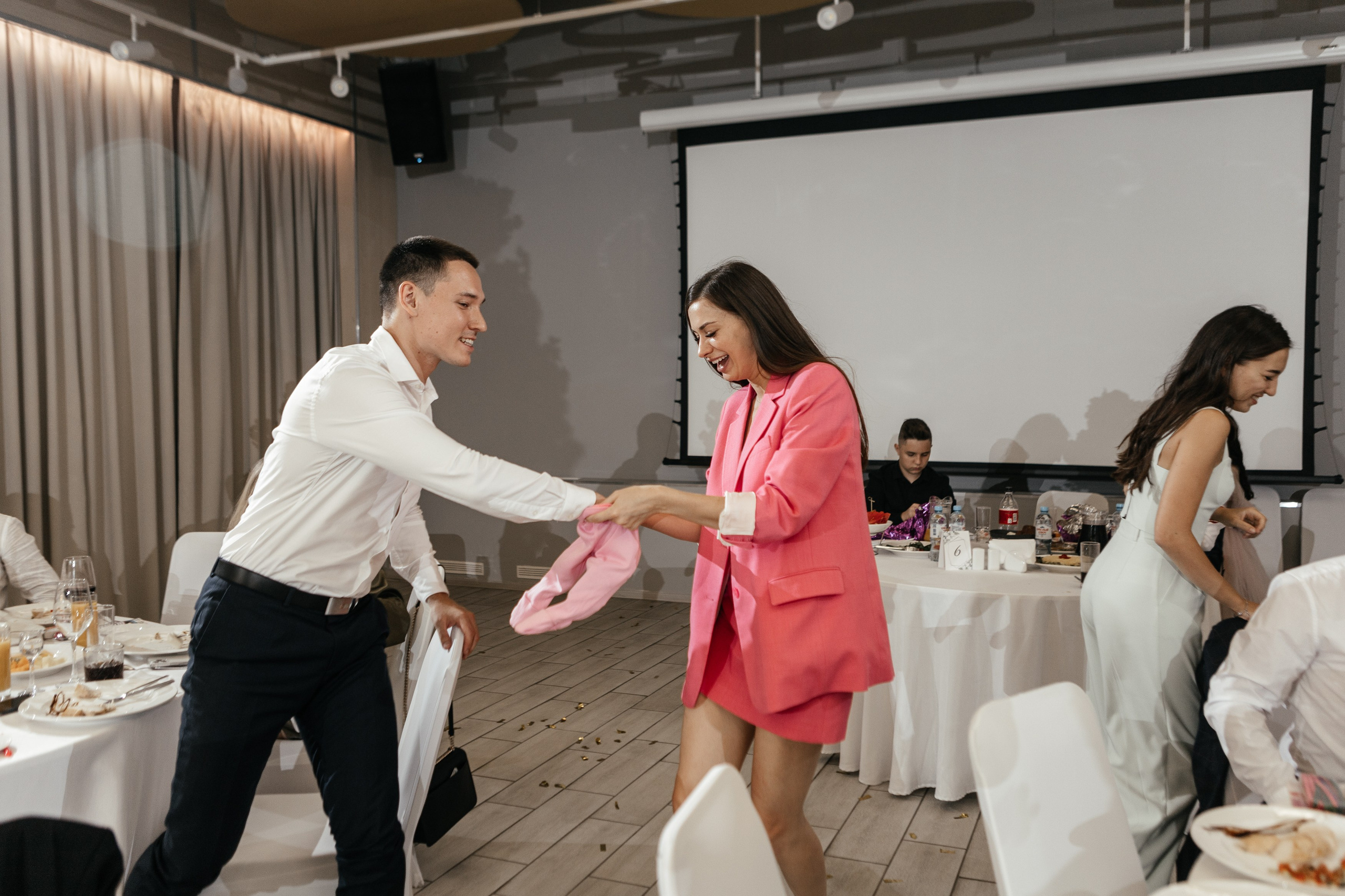 Свадебный фотограф Уфа — Руслан ГабдлисламовЖивые эмоции, красивые кадры, воспоминания на всю жизнь.Работаю по всей Республике Башкортоста. Свадебный фотограф Уфа Руслан Габдлисламов