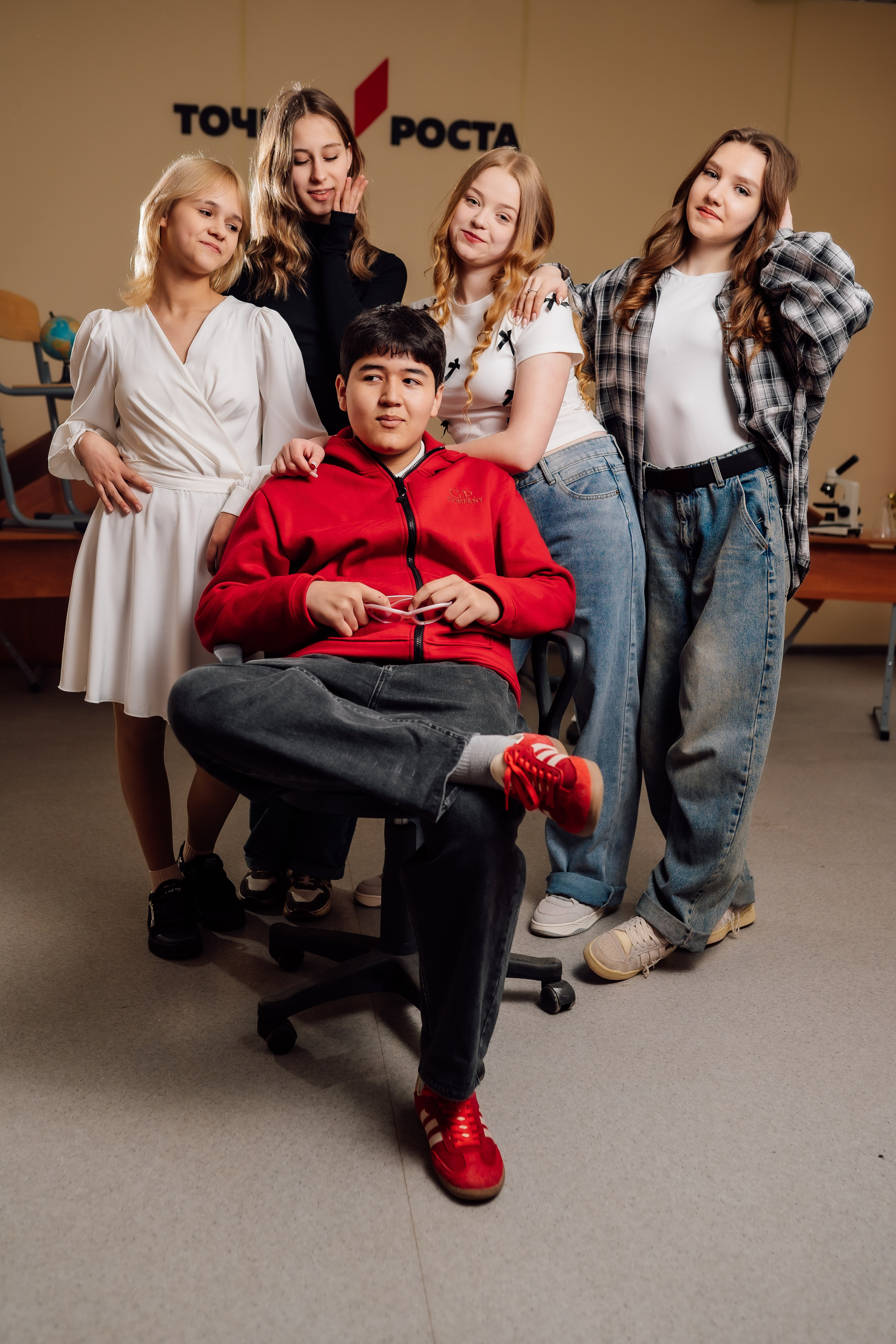 Октябрьский 8 класс. Фотограф Торопец Кристина Абрамова Kanwellia photography