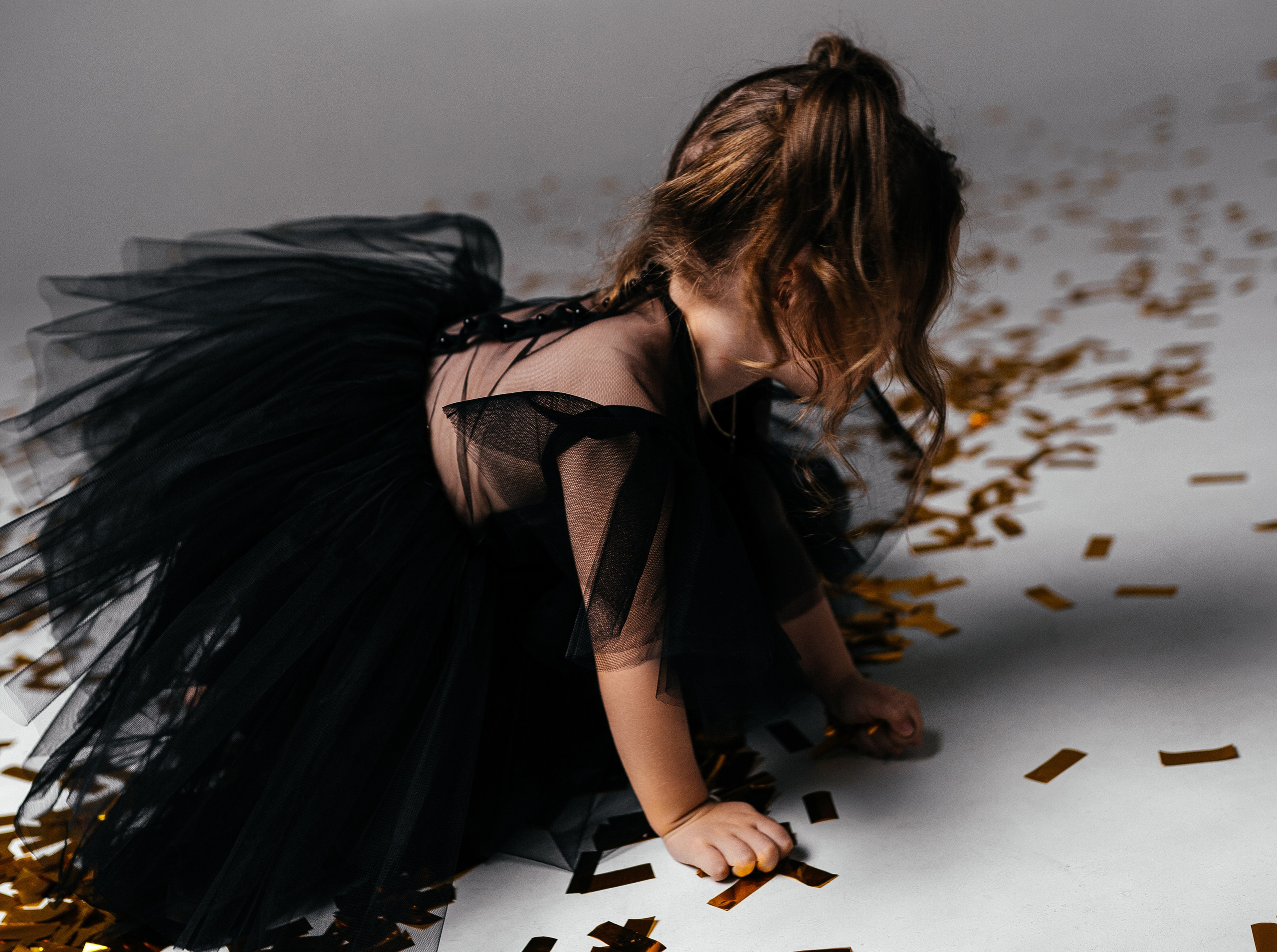 Фотосессия для девочки в платье. Фотограф Ким Наталья в Красноярске