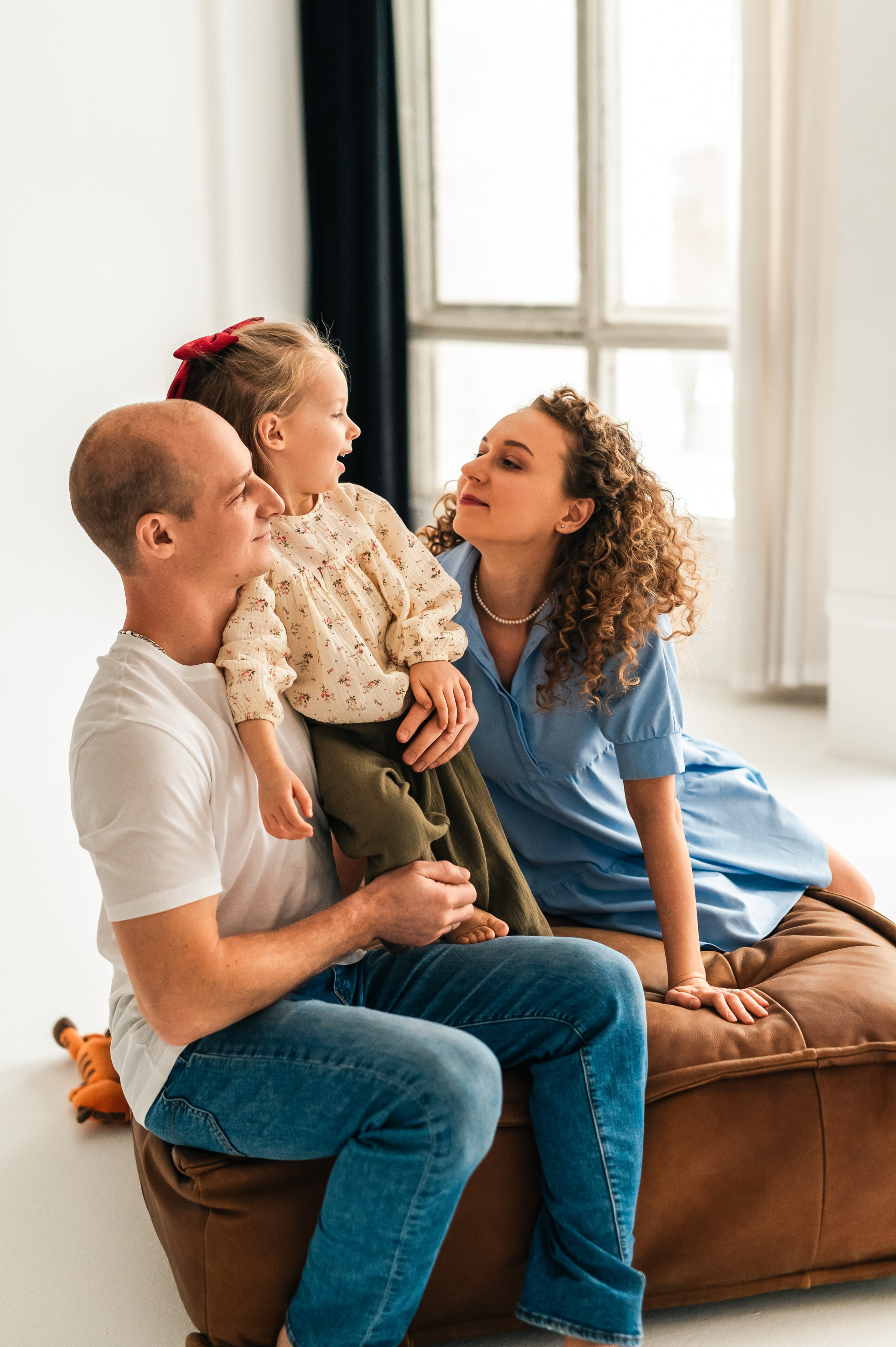 Январская егоза в фотостудии. Семейный фотограф. Lifestyle. Москва. Анастасия Михайлова