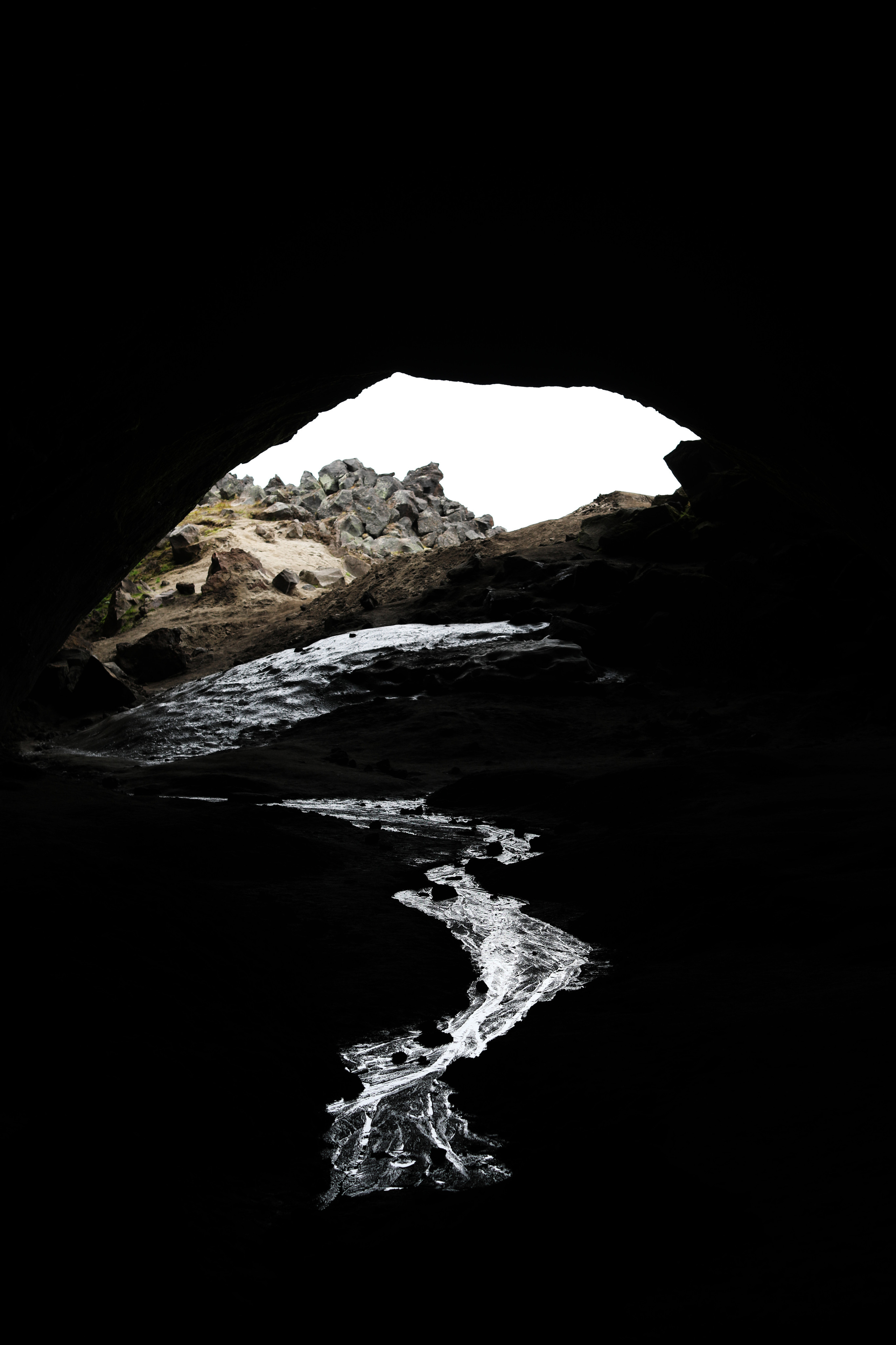 Камчатка. Вулкан Горелый. Пещера у Горелого Вулкана. Репортажный и портретный фотограф Русакова Жанна