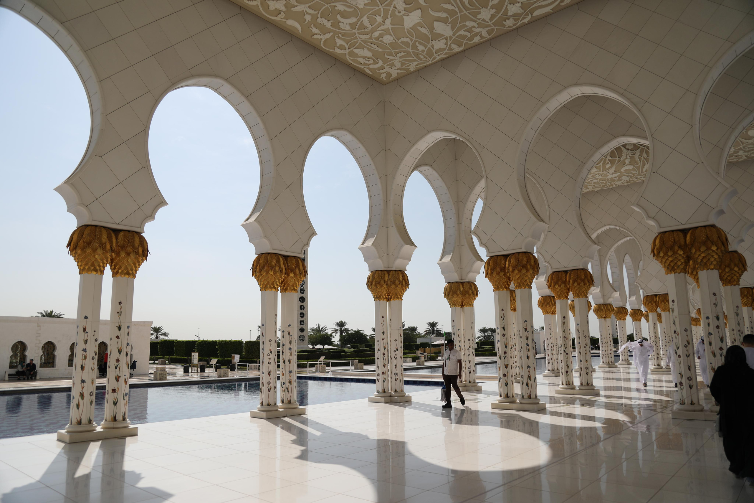 Абу Даби. Мечеть Шейха Зайда. Репортажный и портретный фотограф Русакова Жанна