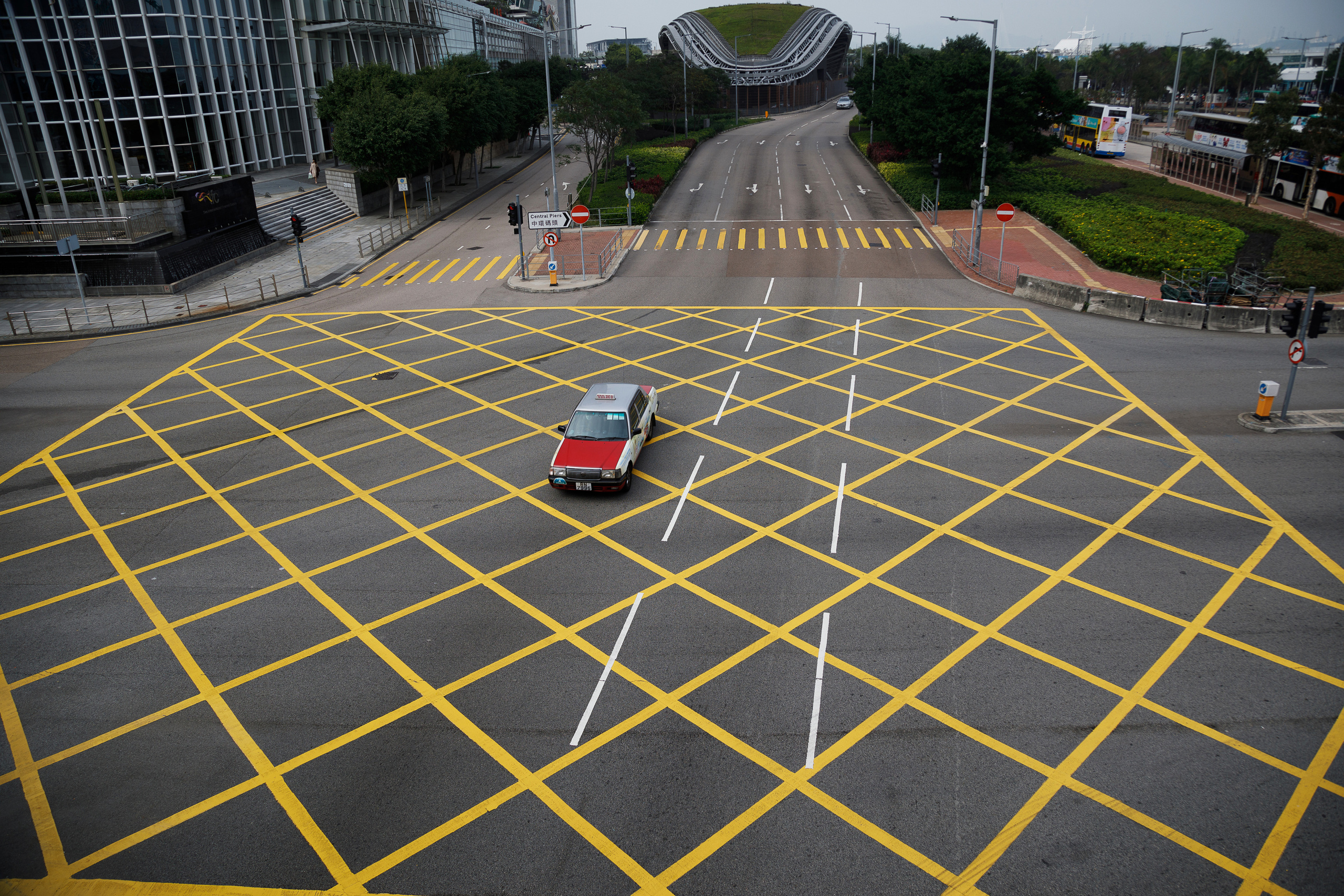 Гон Конг. Город желтых линий. Репортажный и портретный фотограф Русакова Жанна