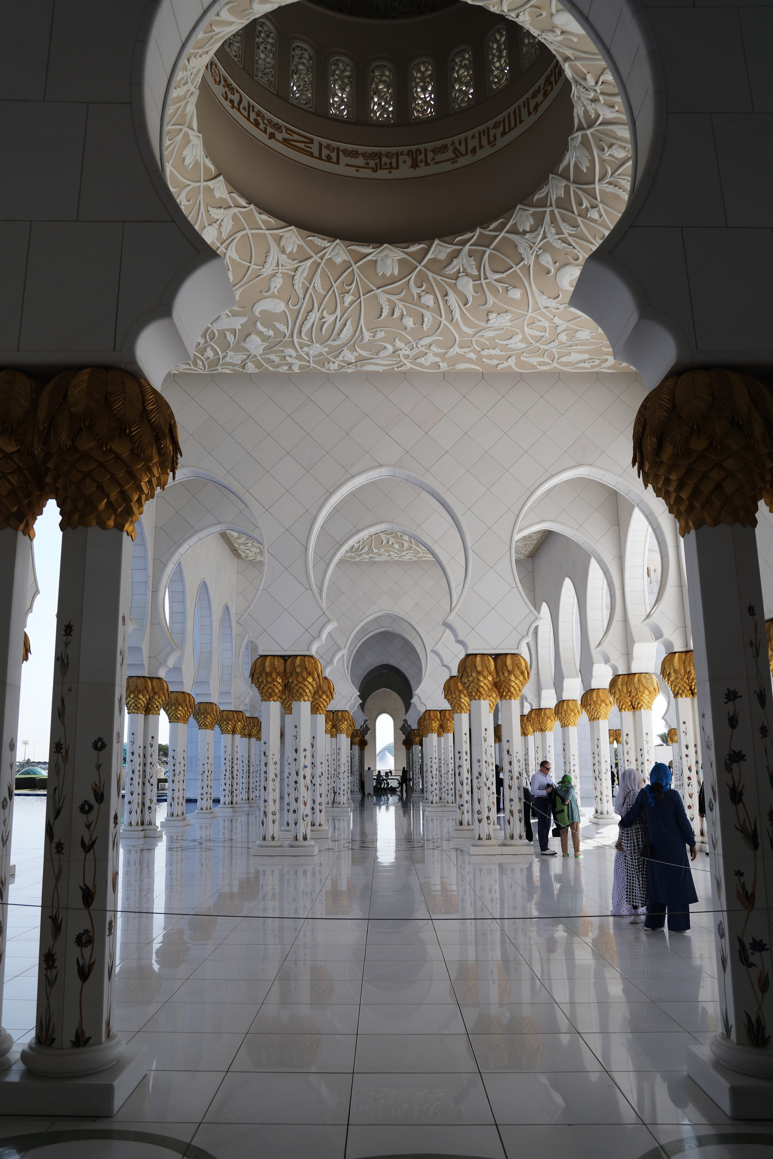 Абу Даби. Мечеть Шейха Зайда. Репортажный и портретный фотограф Русакова Жанна