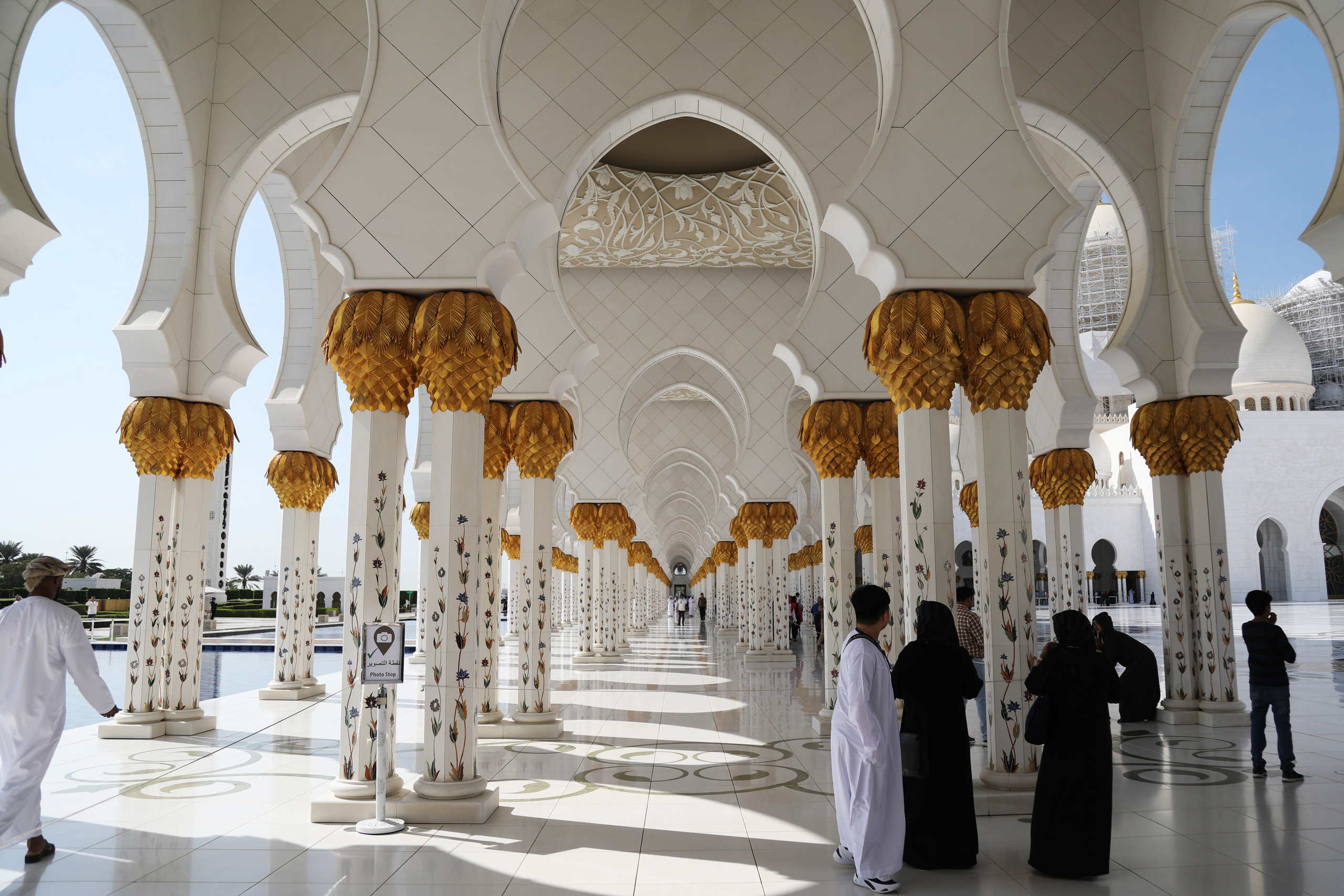 Абу Даби. Мечеть Шейха Зайда. Репортажный и портретный фотограф Русакова Жанна