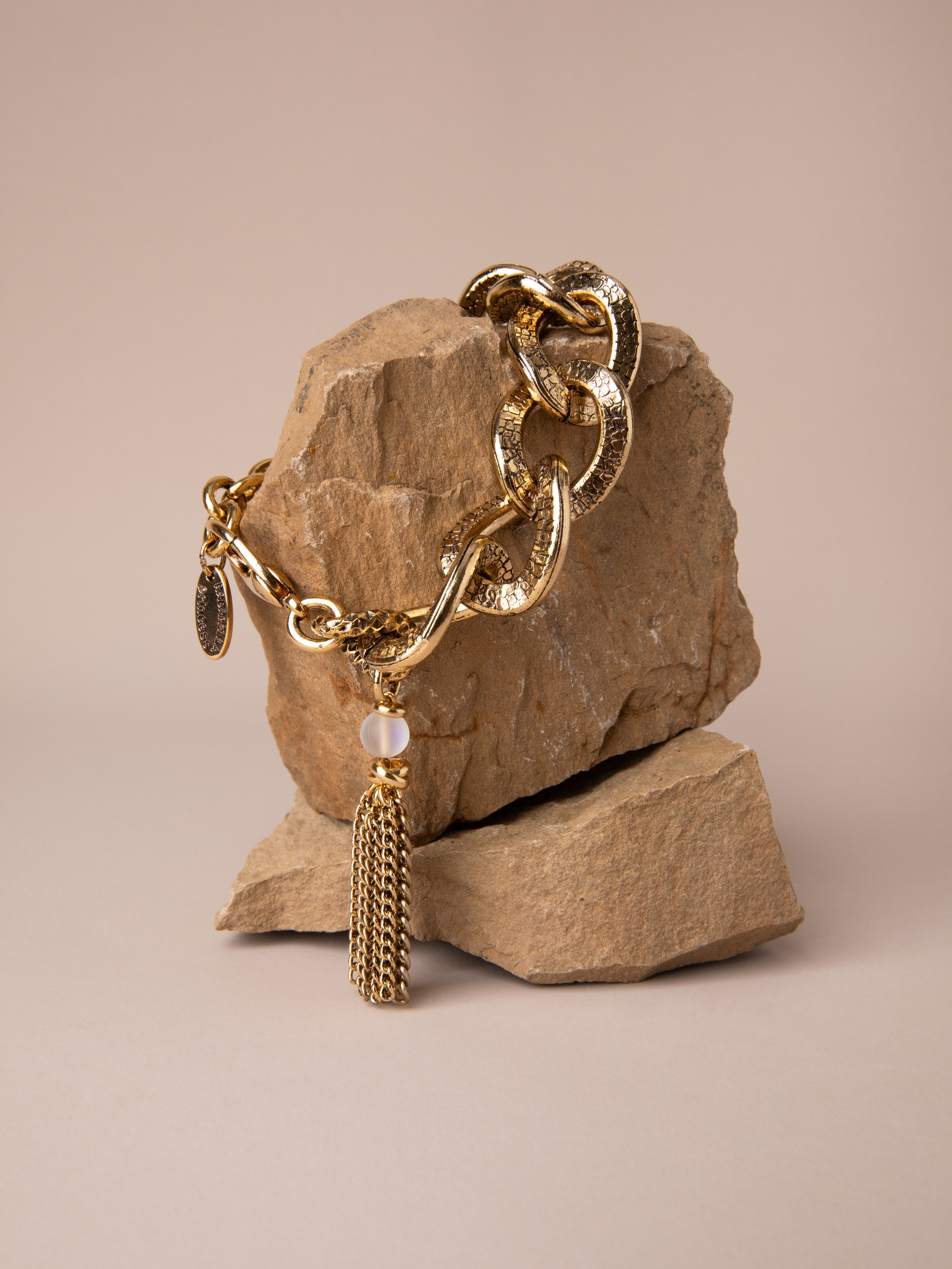 Украшения. Фотостудия предметной и модельной съёмки для маркетплейсов