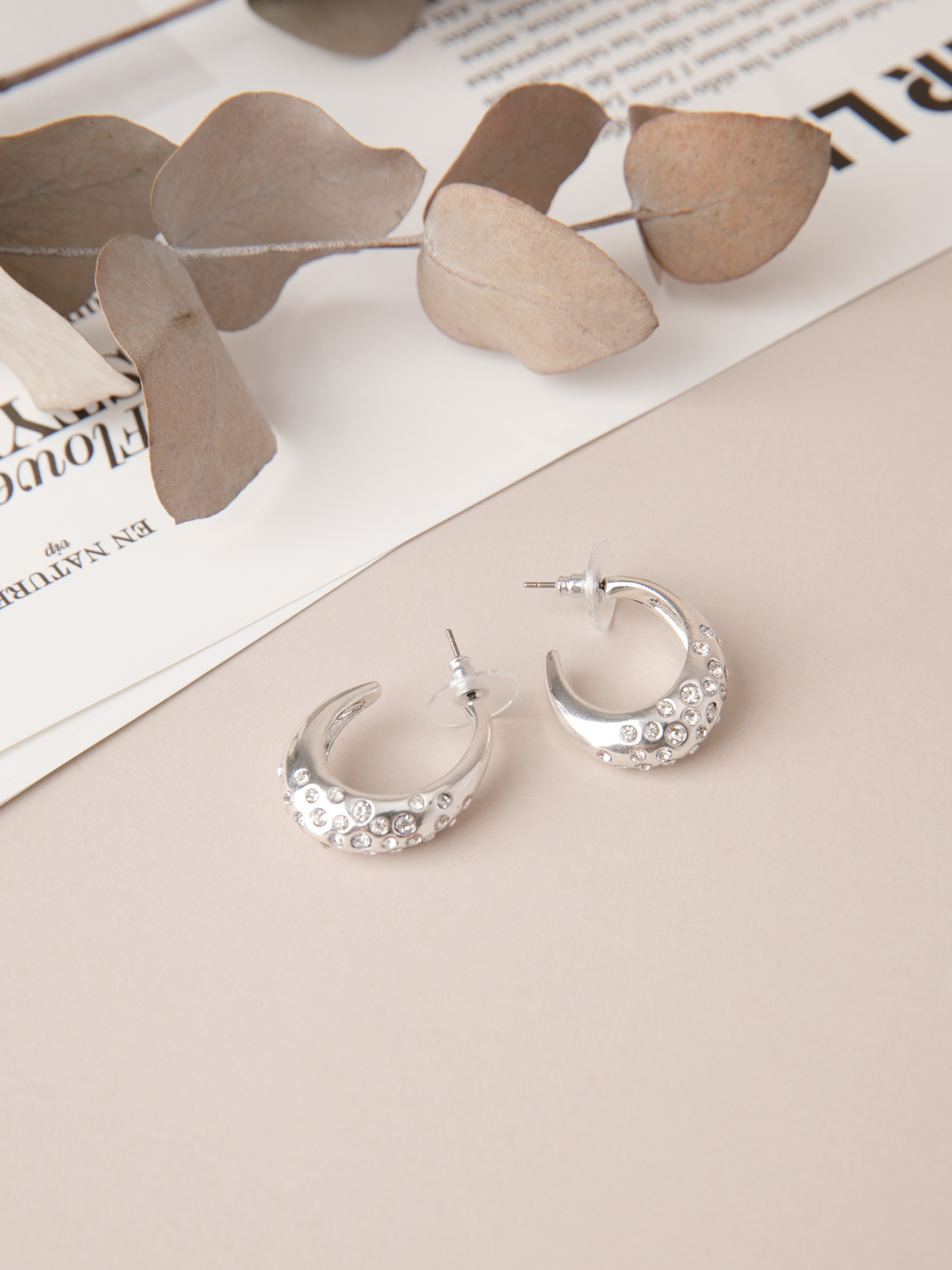 Украшения. Фотостудия предметной и модельной съёмки для маркетплейсов