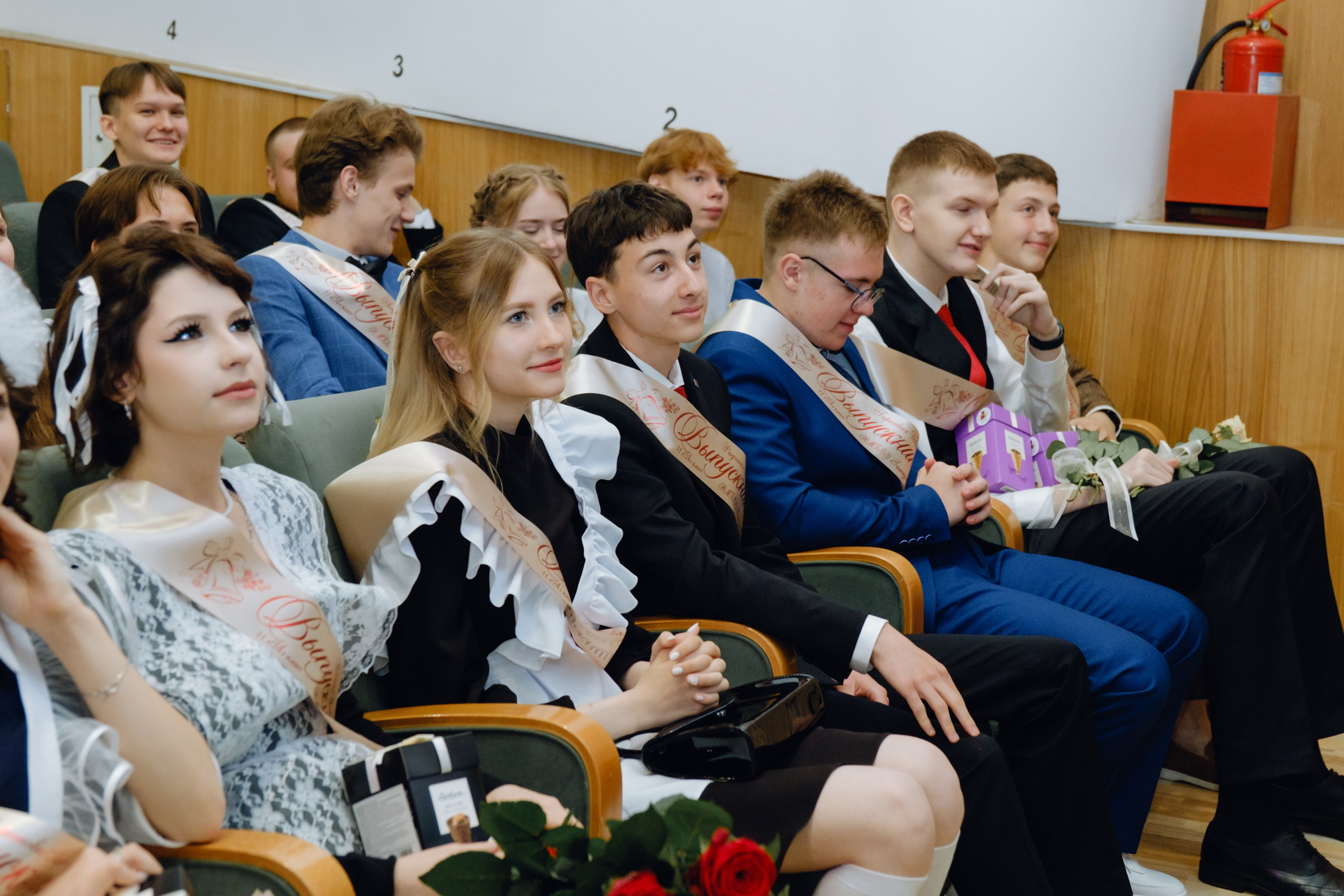 Последний звонок 11 класс. Фотограф Софья Володкина