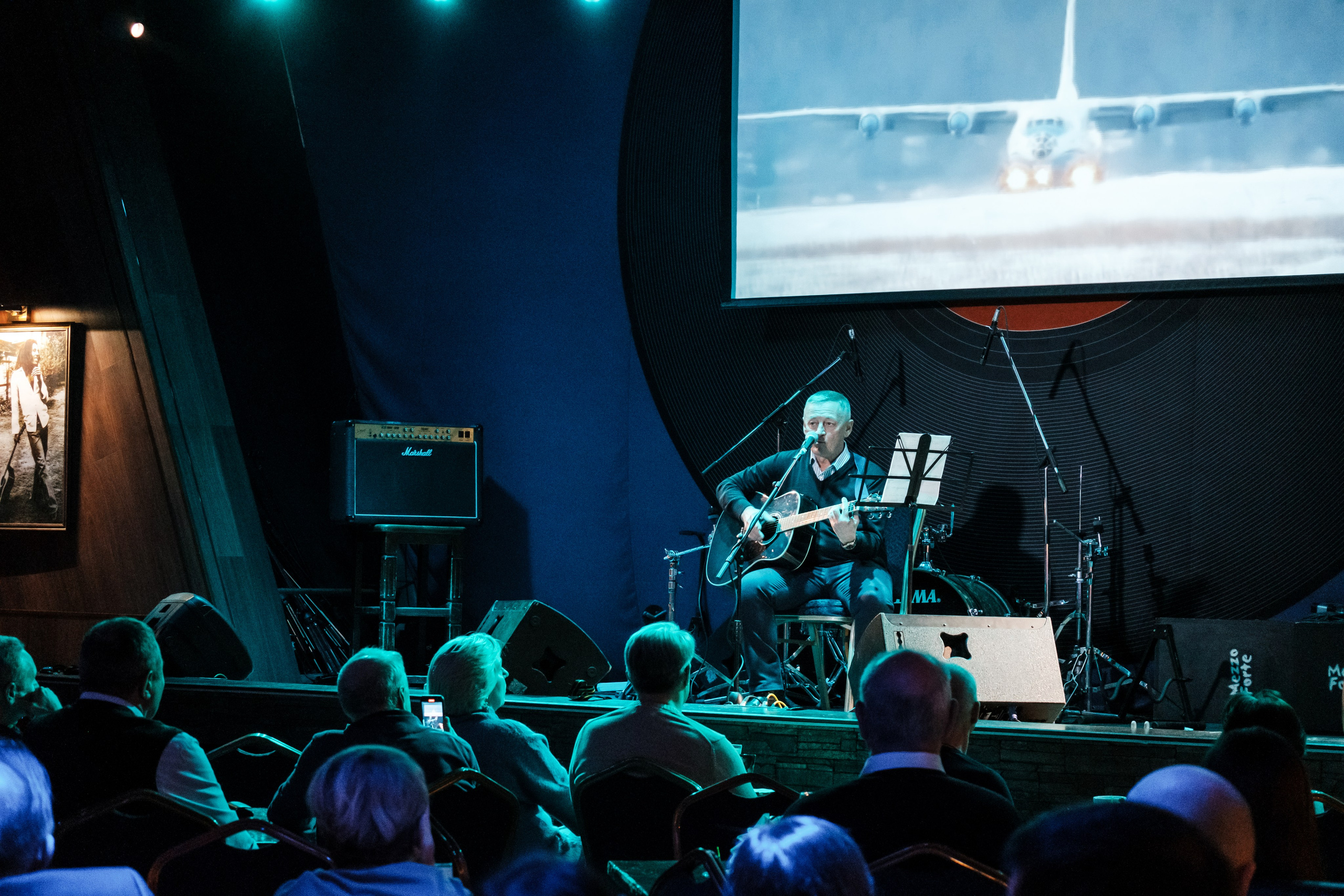 Концерт Вадима Захарова в Mezzo Forte Club | 09.02.24. Семейный и детский фотограф в Москве Светлана Потемкина