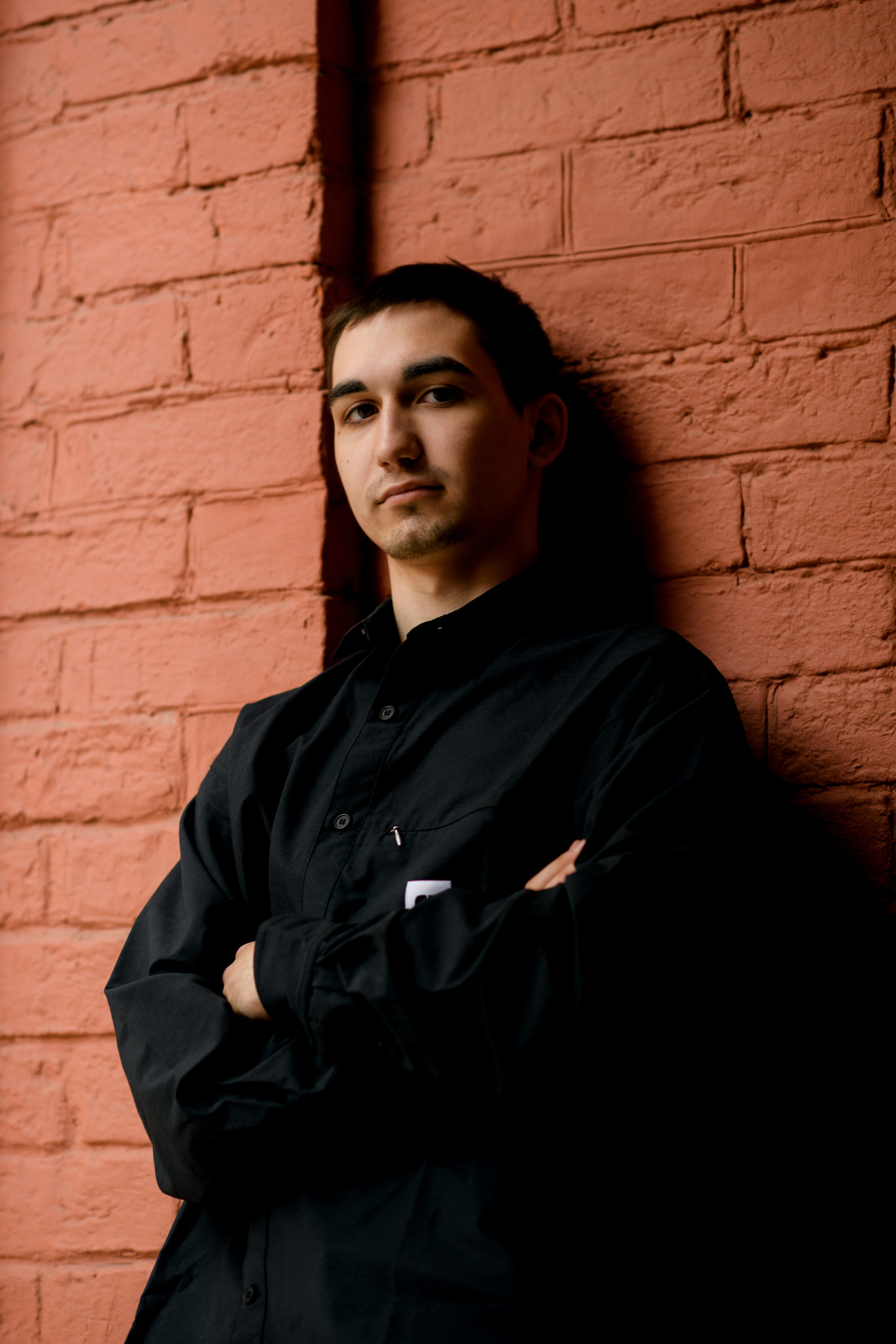 Фотосессия мальчика-подростка в городе. Главная