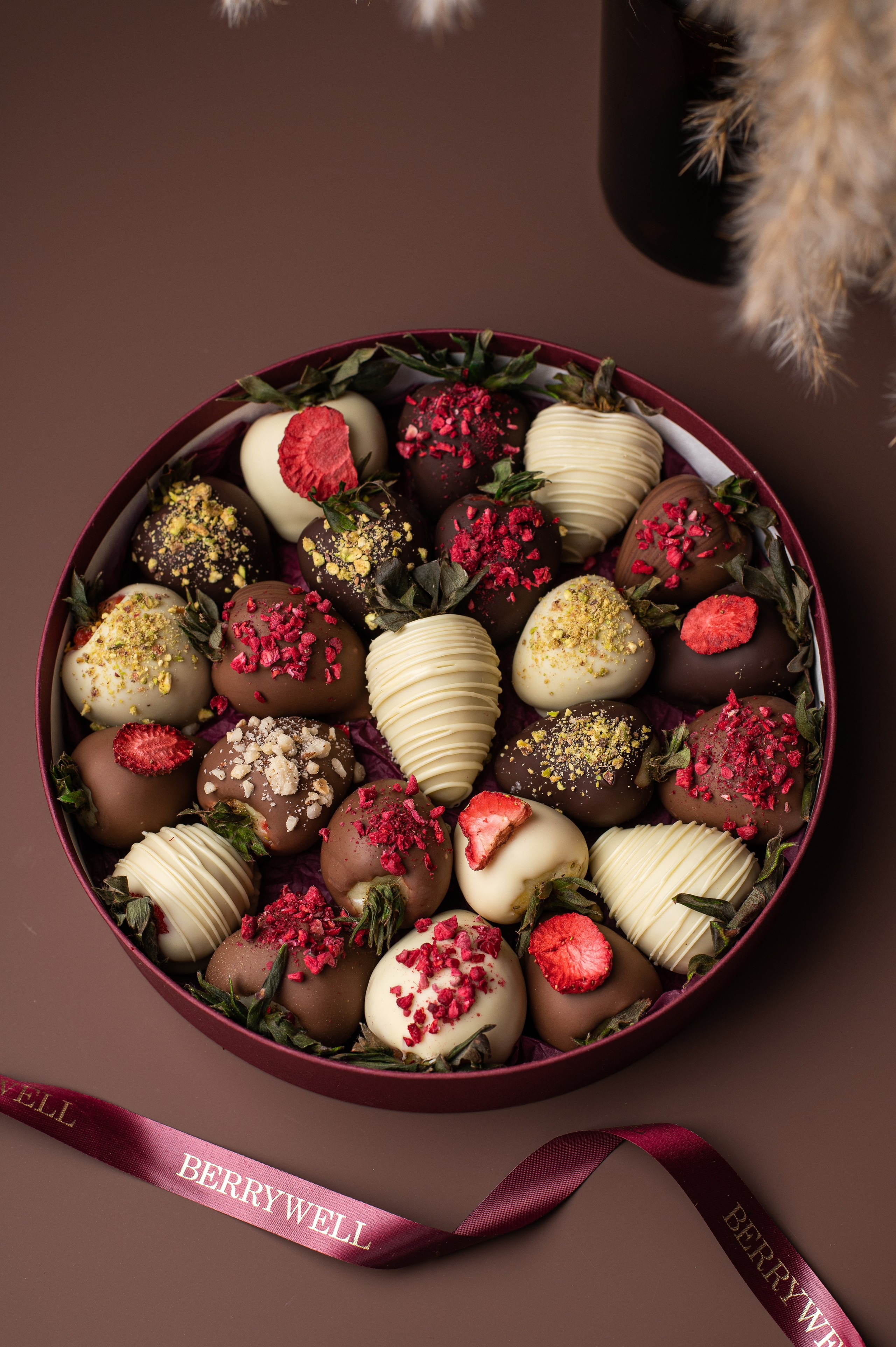 Фотографии клубники в шоколадке для социальных сетей. Предметный и фуд-фотограф в Москве Мария Гладких