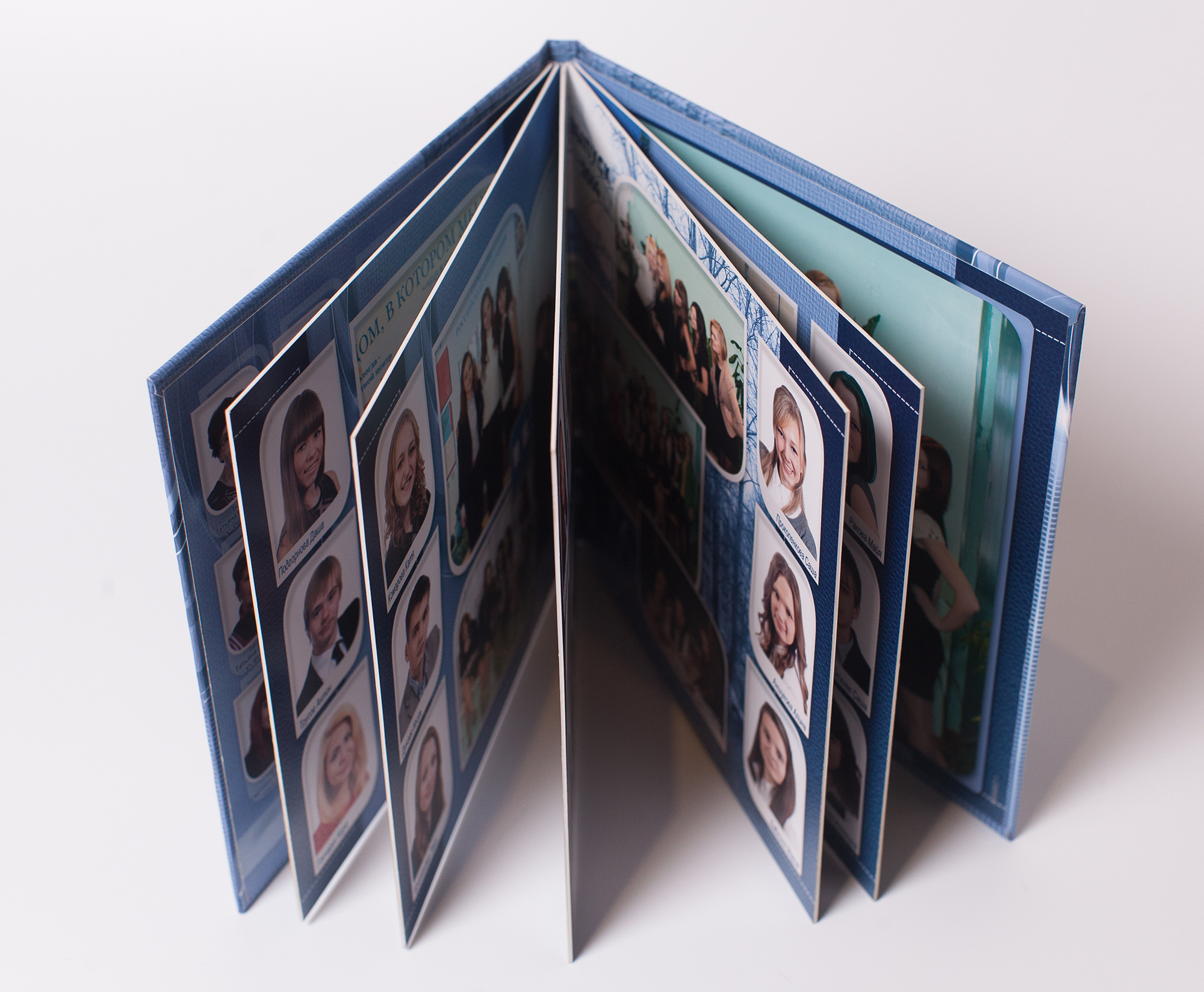 Традиционные выпускные альбомы для 9 и 11 классов в Вологде