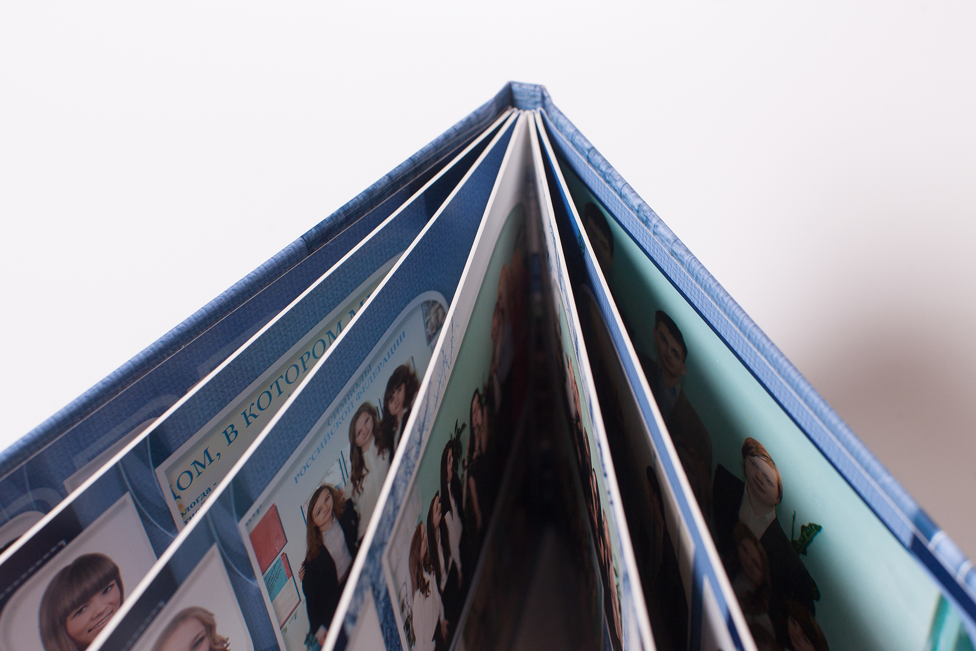 Традиционные выпускные альбомы для 9 и 11 классов в Вологде