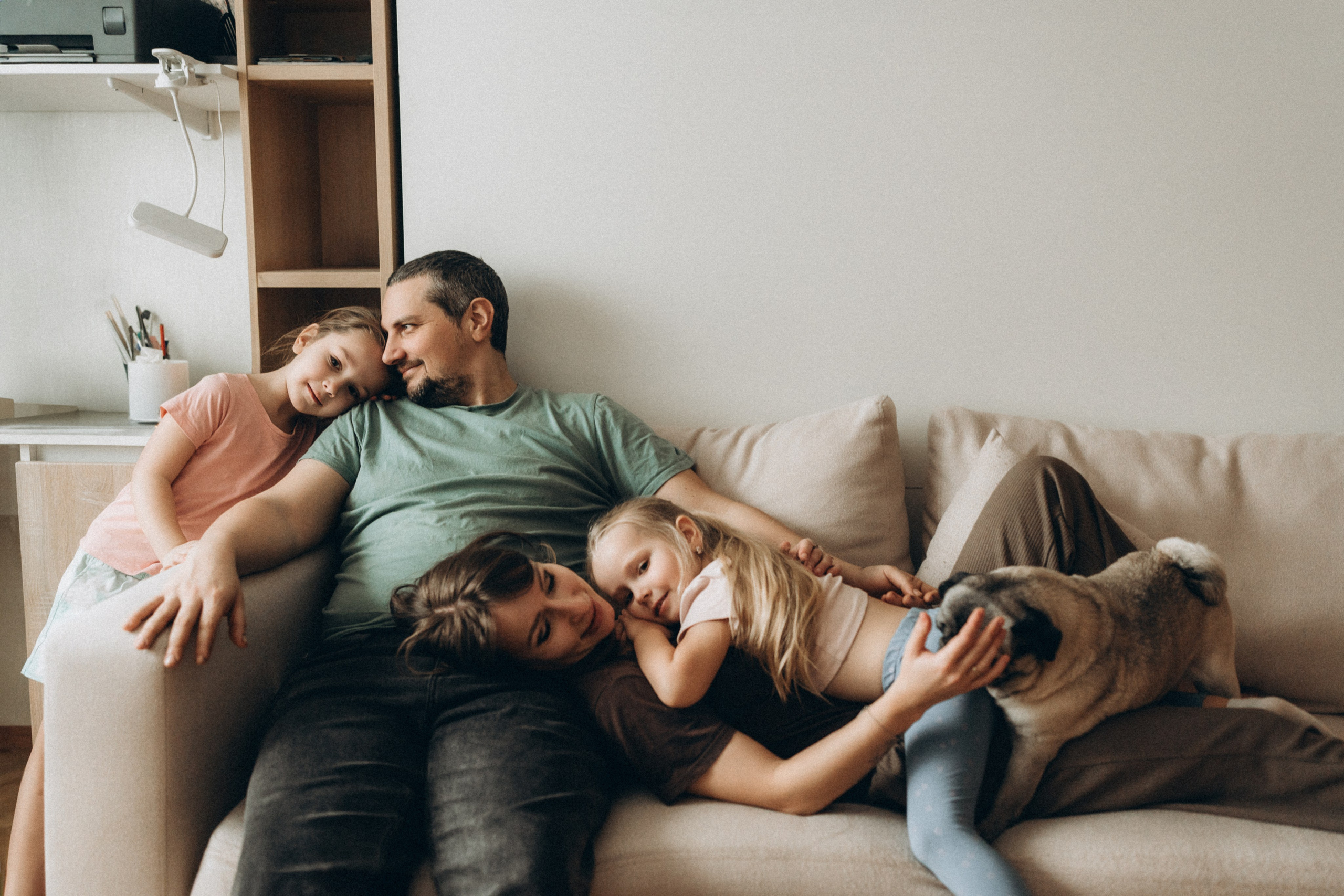 Уютная домашняя фотосессия Любы Димы Веры и Алины. Детский, семейный и ньюборн фотограф в Москве Юлия Шуарт