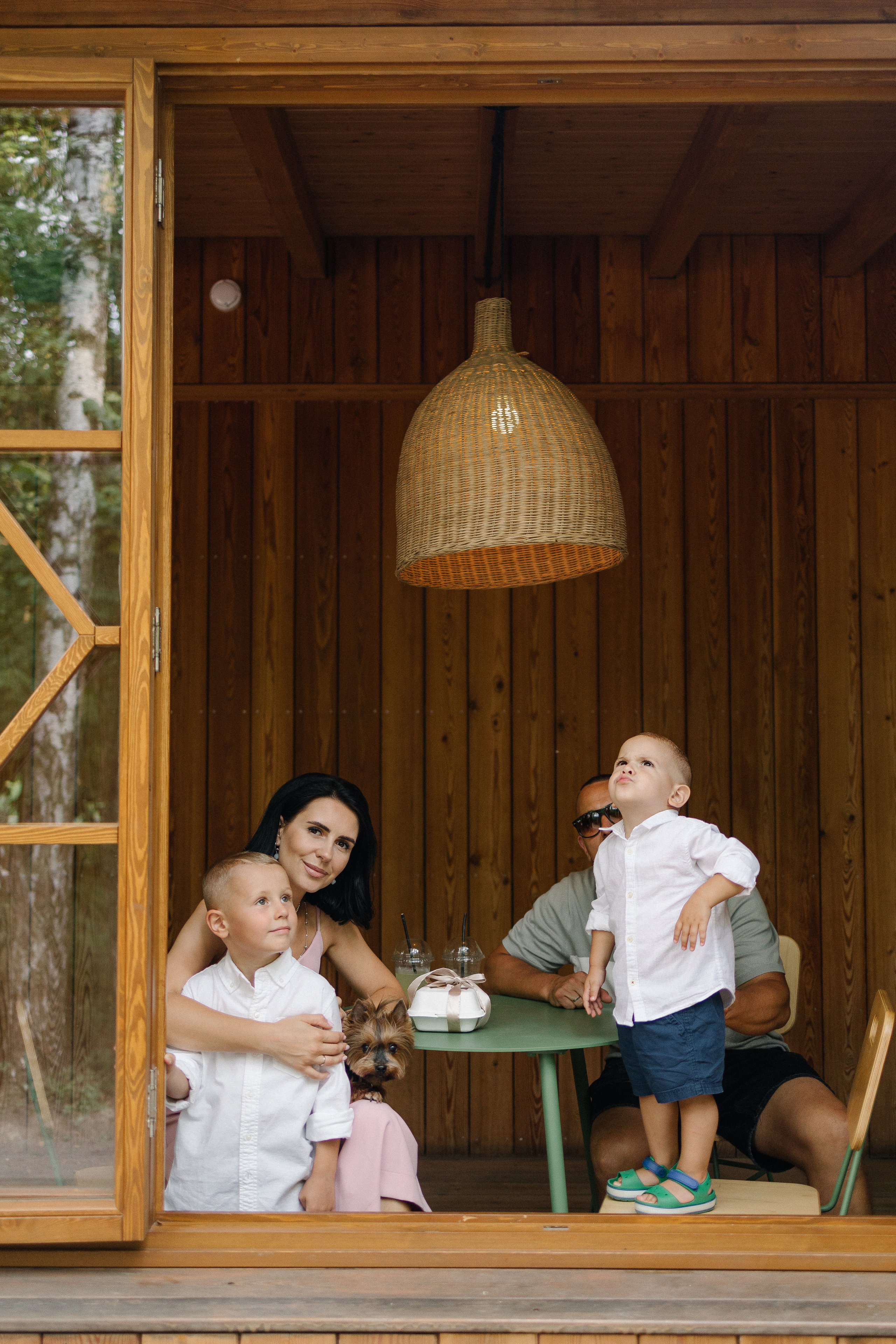 Эльвира с семьей. Прогулка. Семейный фотограф Мария Маркова Москва и Одинцово