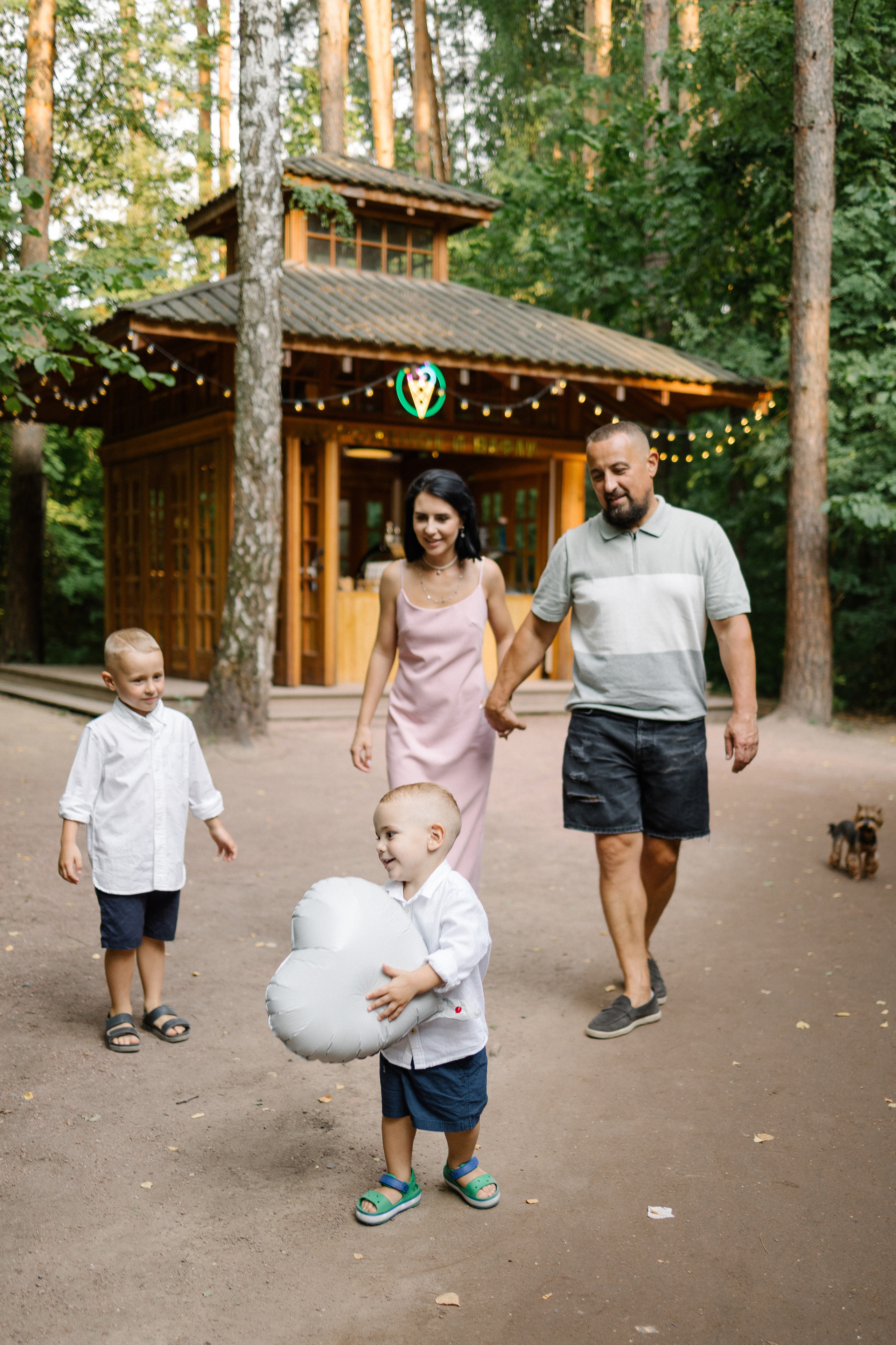 Эльвира с семьей. Прогулка. Семейный фотограф Мария Маркова Москва и Одинцово