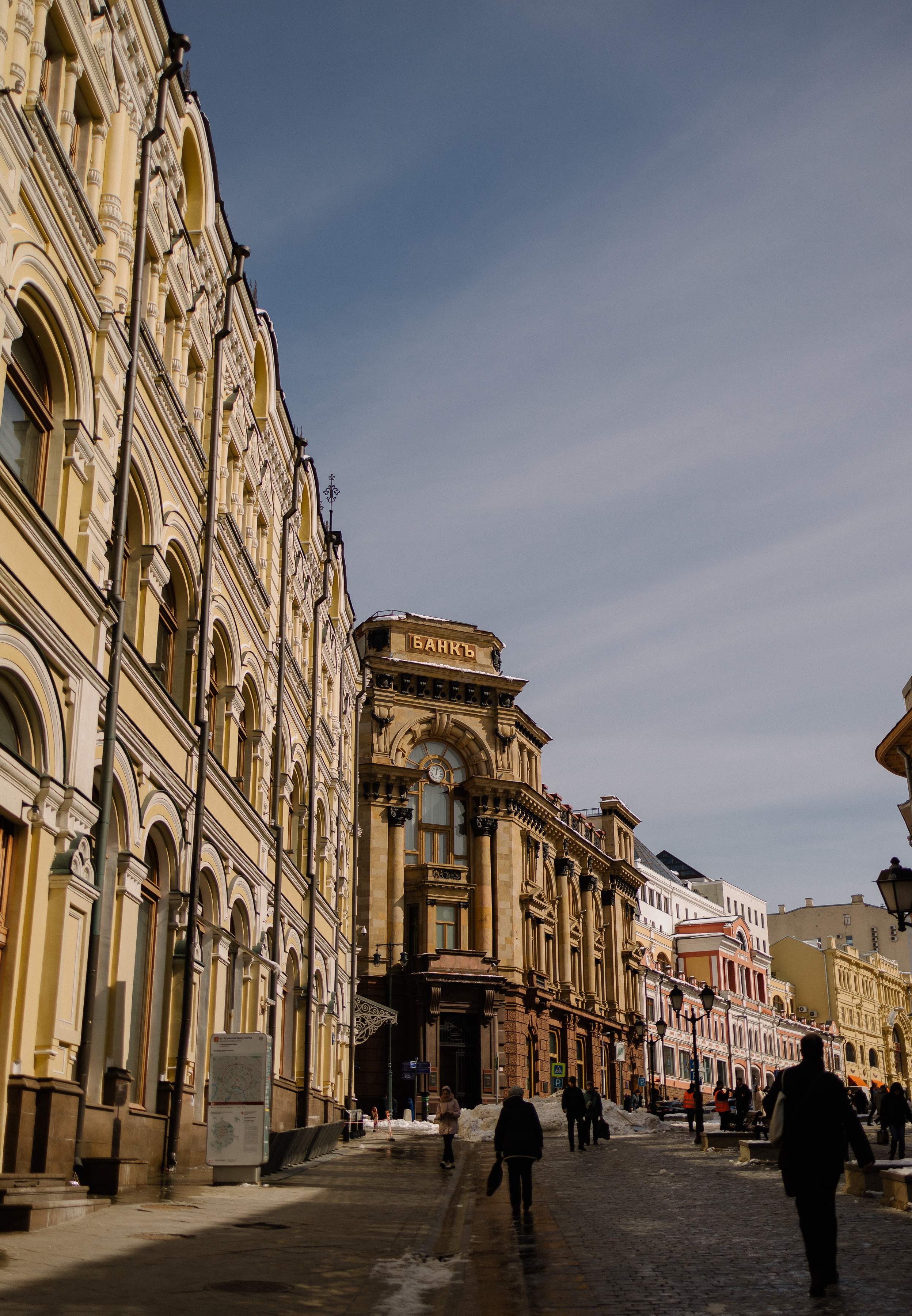 Айгуль с дочками. Городская прогулка. Семейный фотограф Мария Маркова Москва и Одинцово