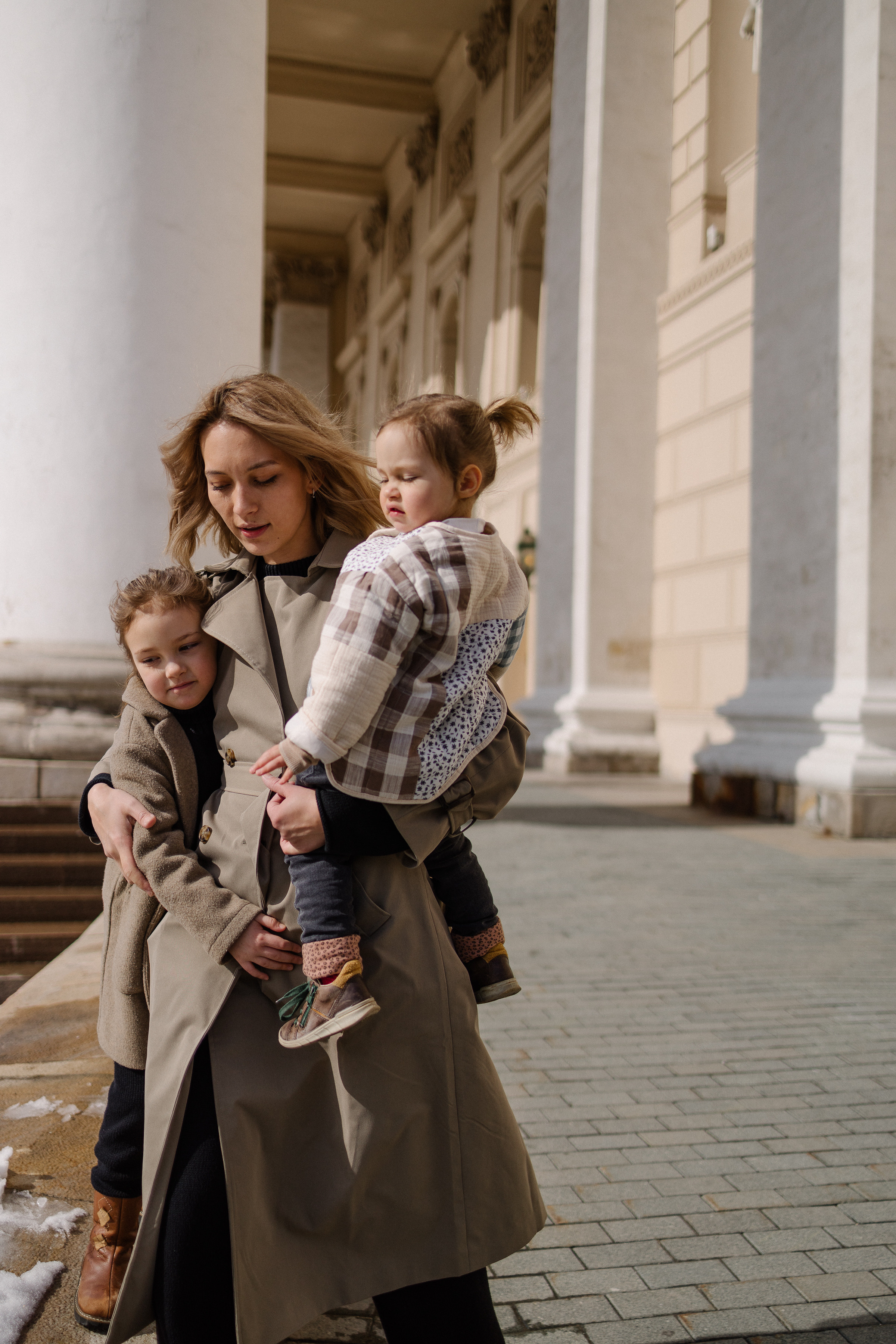Айгуль с дочками. Городская прогулка. Семейный фотограф Мария Маркова Москва и Одинцово