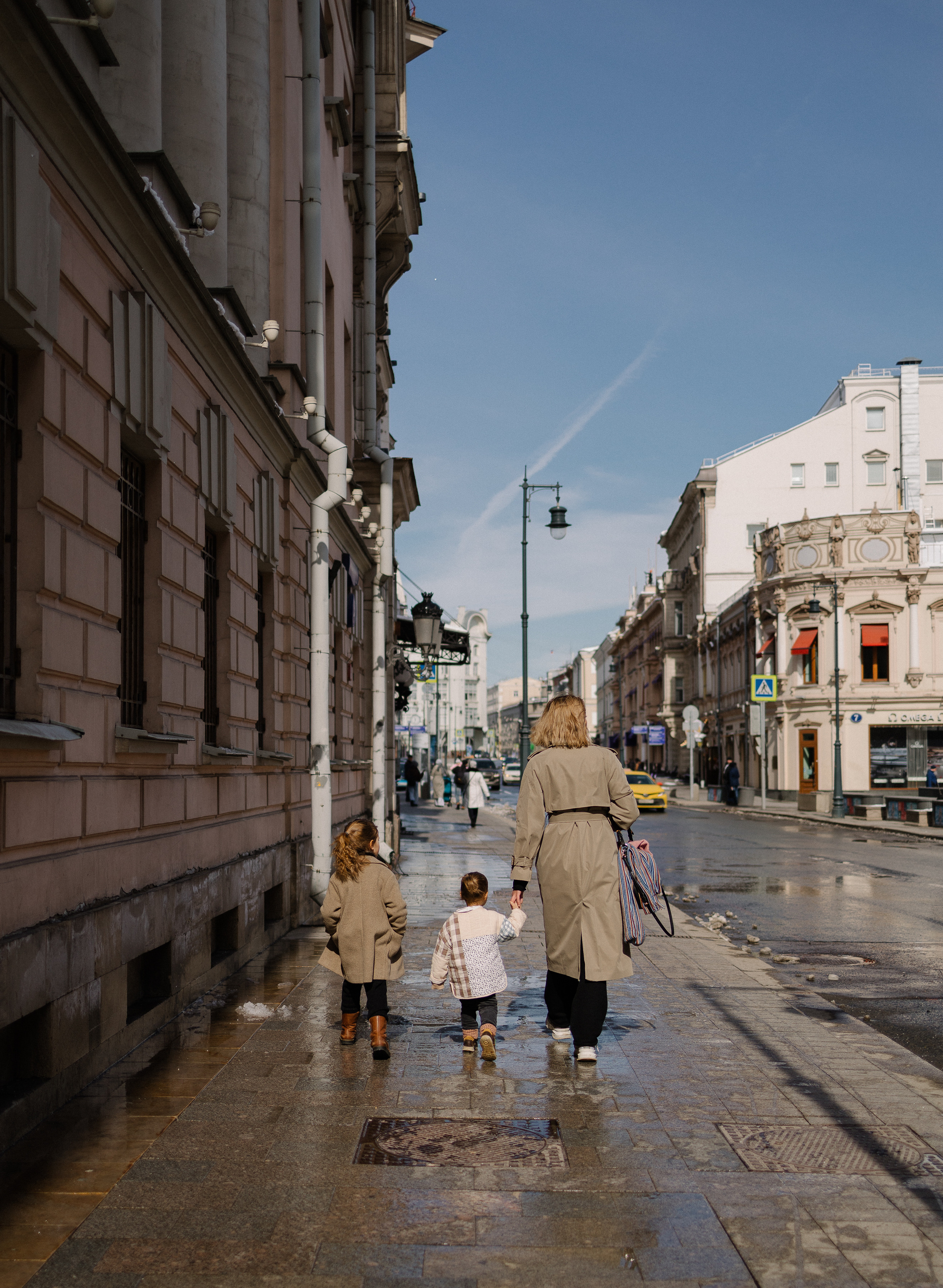 Айгуль с дочками. Городская прогулка. Семейный фотограф Мария Маркова Москва и Одинцово