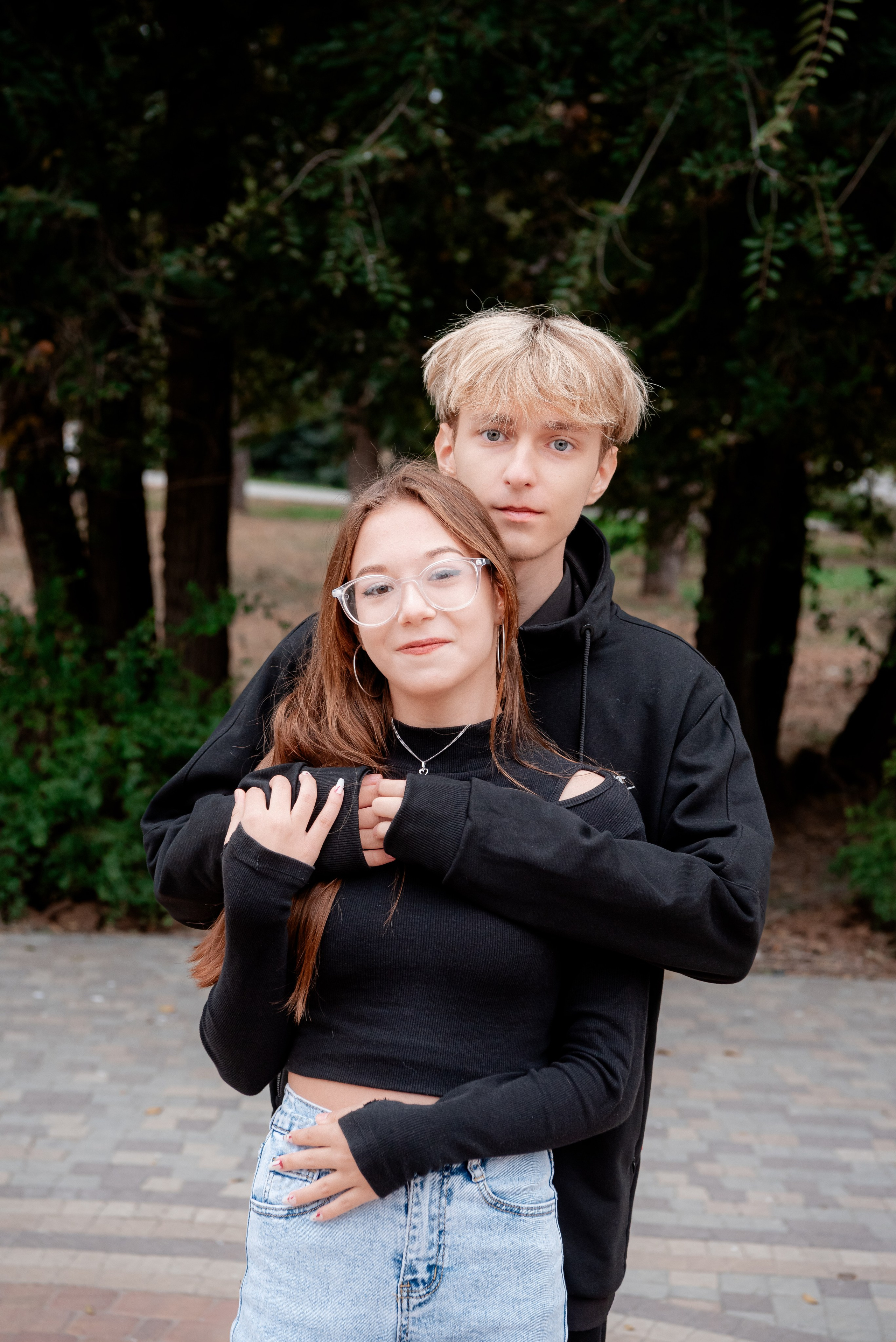 Фотосессия в парке для альбома школьники 9 класс. Фотограф в Волгограде и Волжском Александр Горбань