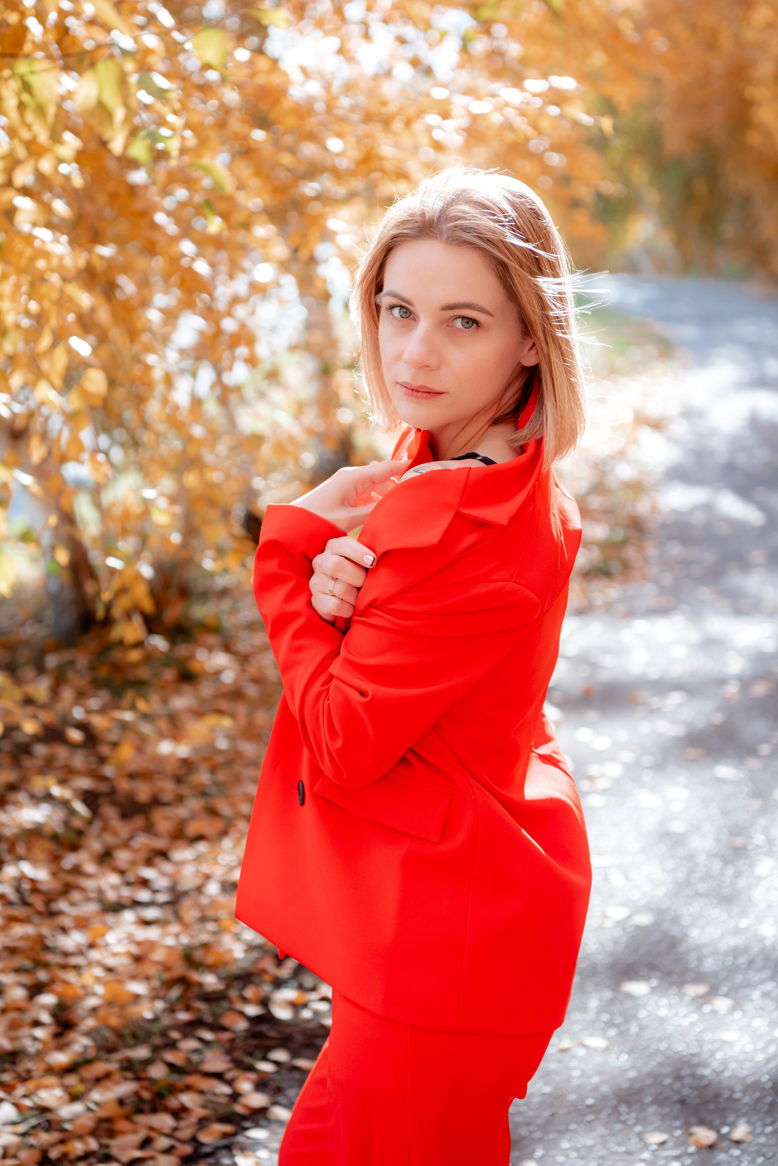 Фотосессия для яркой девушки Лилии на набережной Волгограда. Фотограф в Волгограде и Волжском Александр Горбань