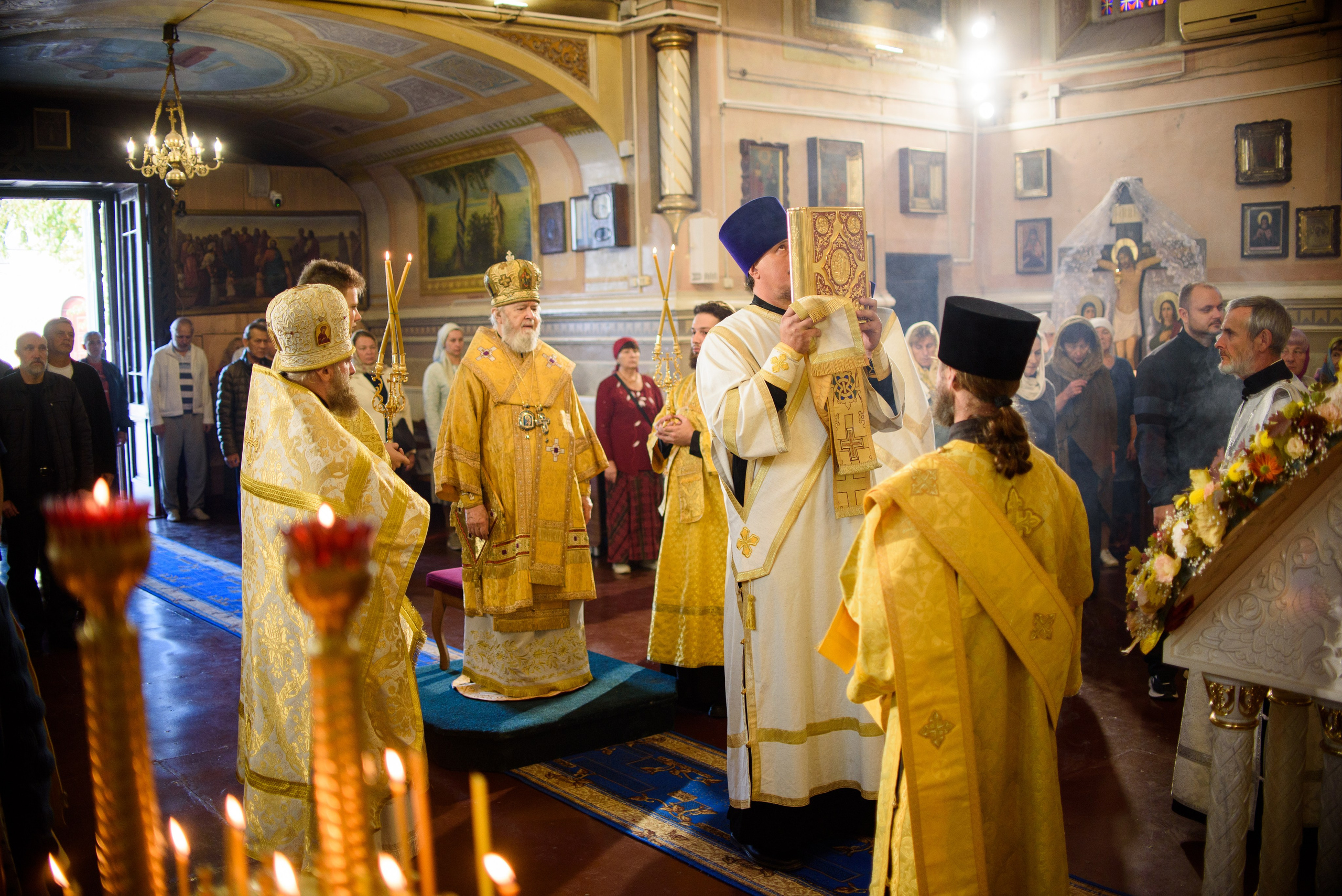 Воскресная литургия 29.10.2023. Семейный и свадебный фотограф в Феодосии и Коктебеле