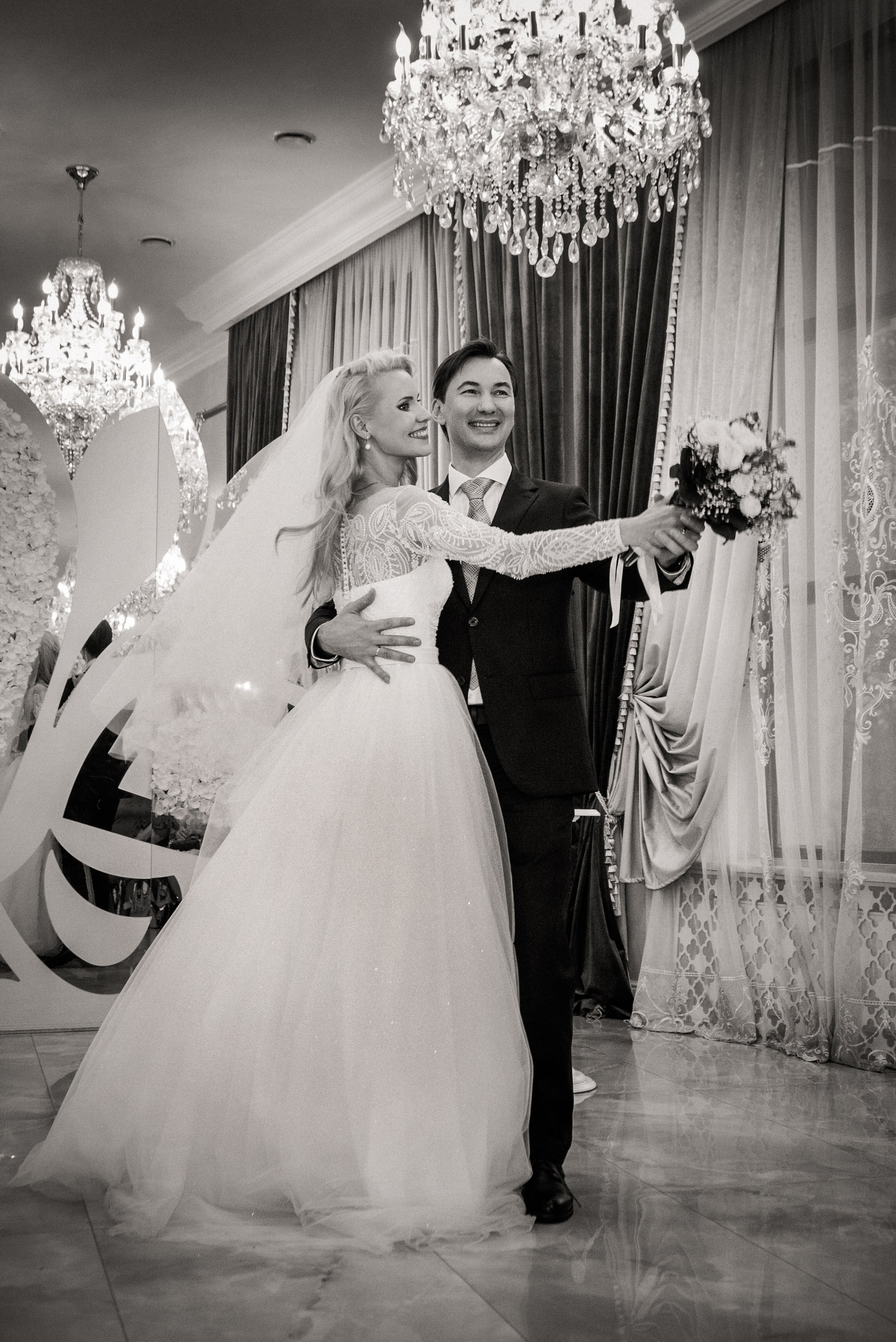 Свадебная фотосессия на ВДНХ. Свадебный и семейный фотограф в Москве и Подмосковье Лариса Козлова