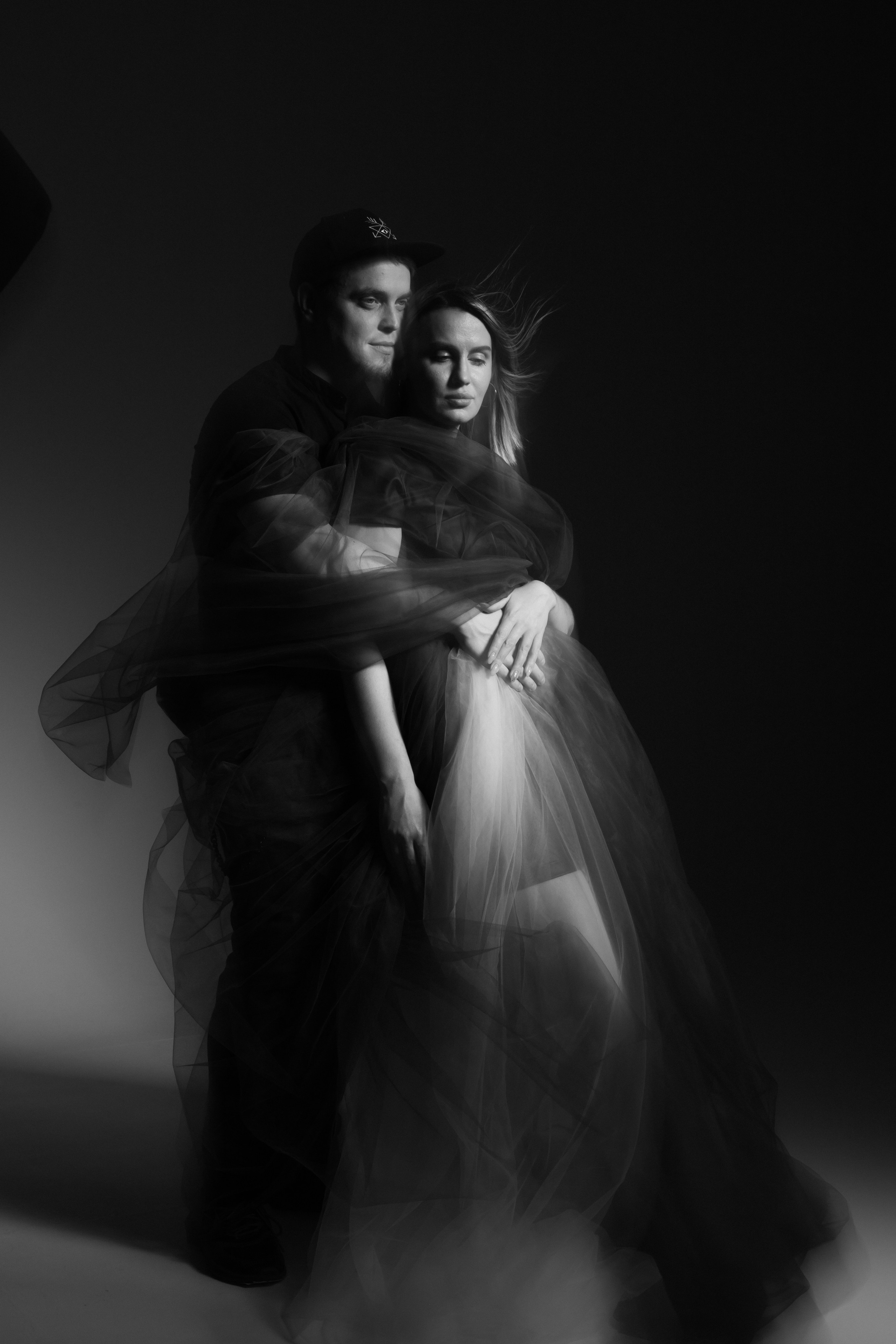 Семейный портрет на фоне. Фотограф в Тюмени Даша Михнова. Портреты, фотопроекты, фотодни