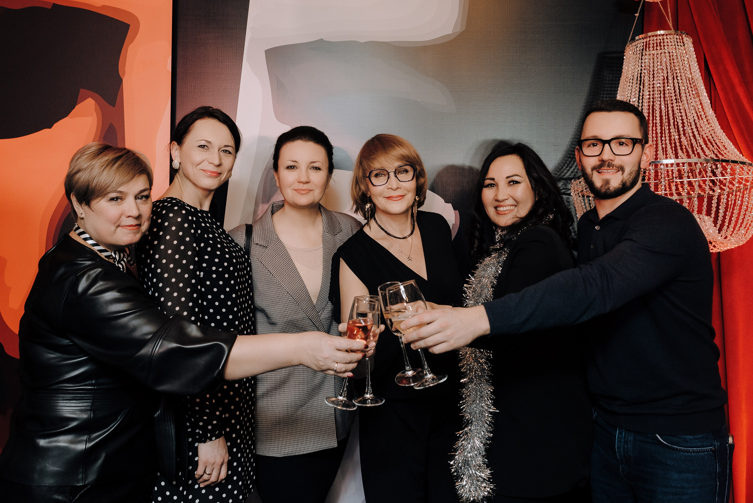 СПЕКТАКЛЬ «ВОЛШЕБНЫЕ ОЧКИ» ОПТИК-ЦЕНТР. Репортажный фотограф Зуев Роман г. Челябинск