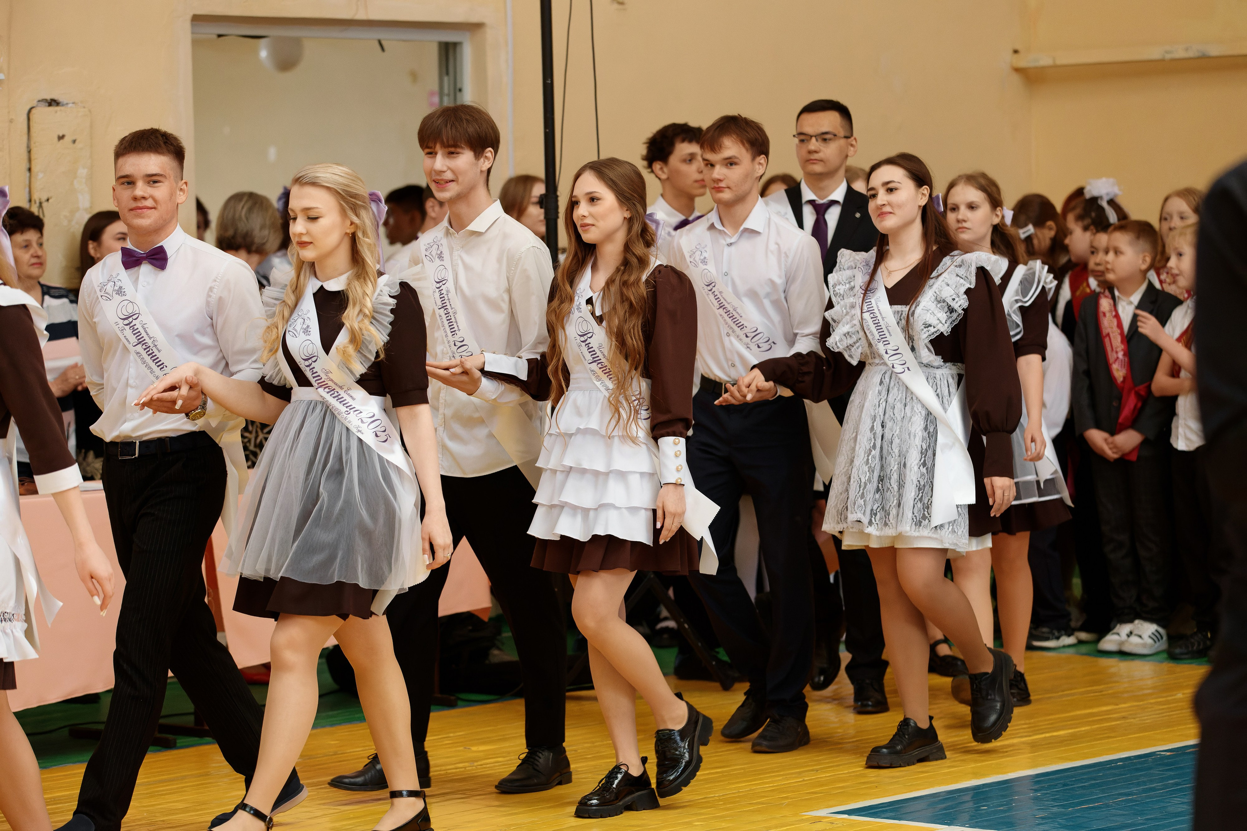 Последний звонок Школа № 42. Семейный фотограф — Макс Белогрудов