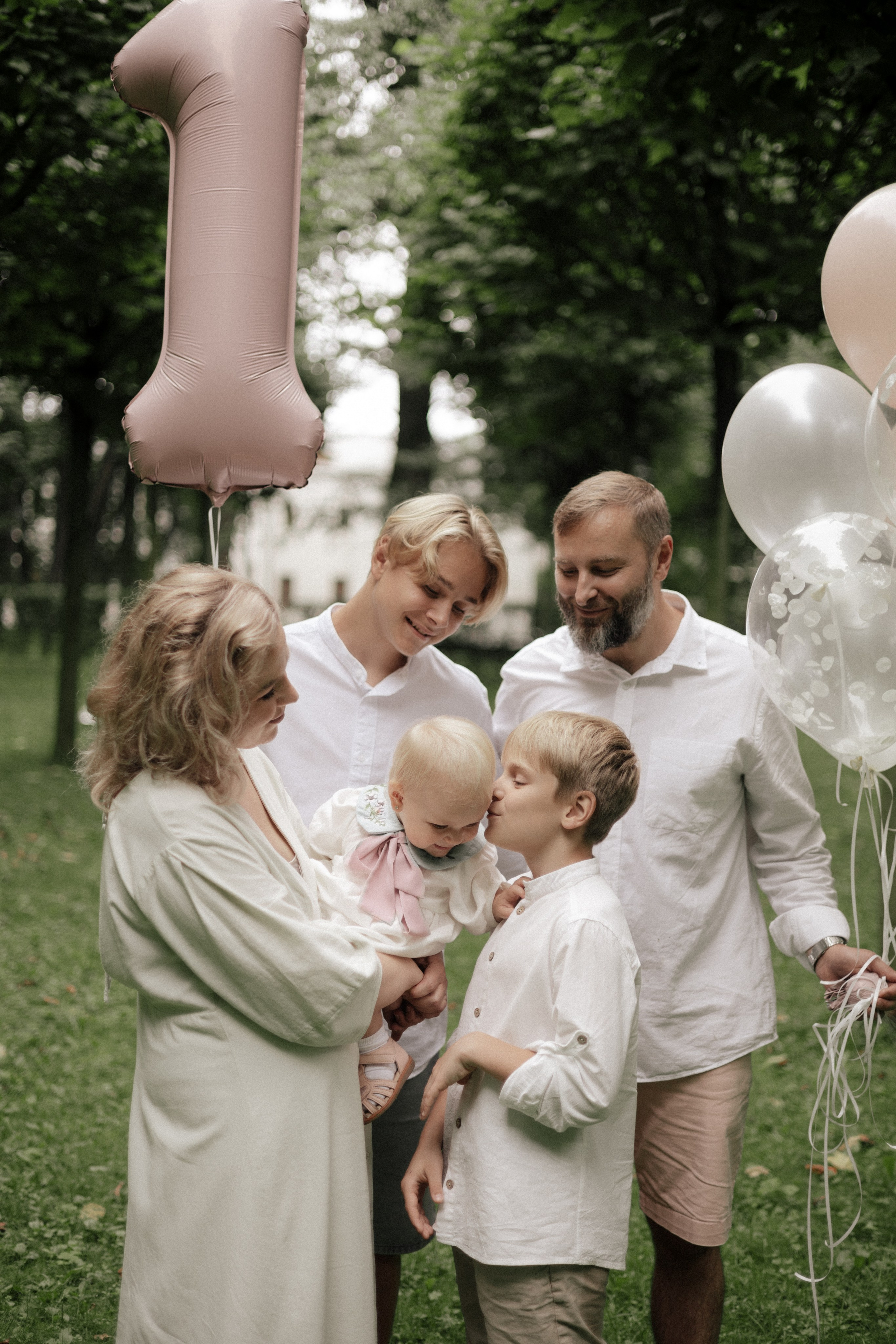 Семейная фотосессия в Оставьевском парке. Свадебный и портретный фотограф в Москве Анастасия Масюк