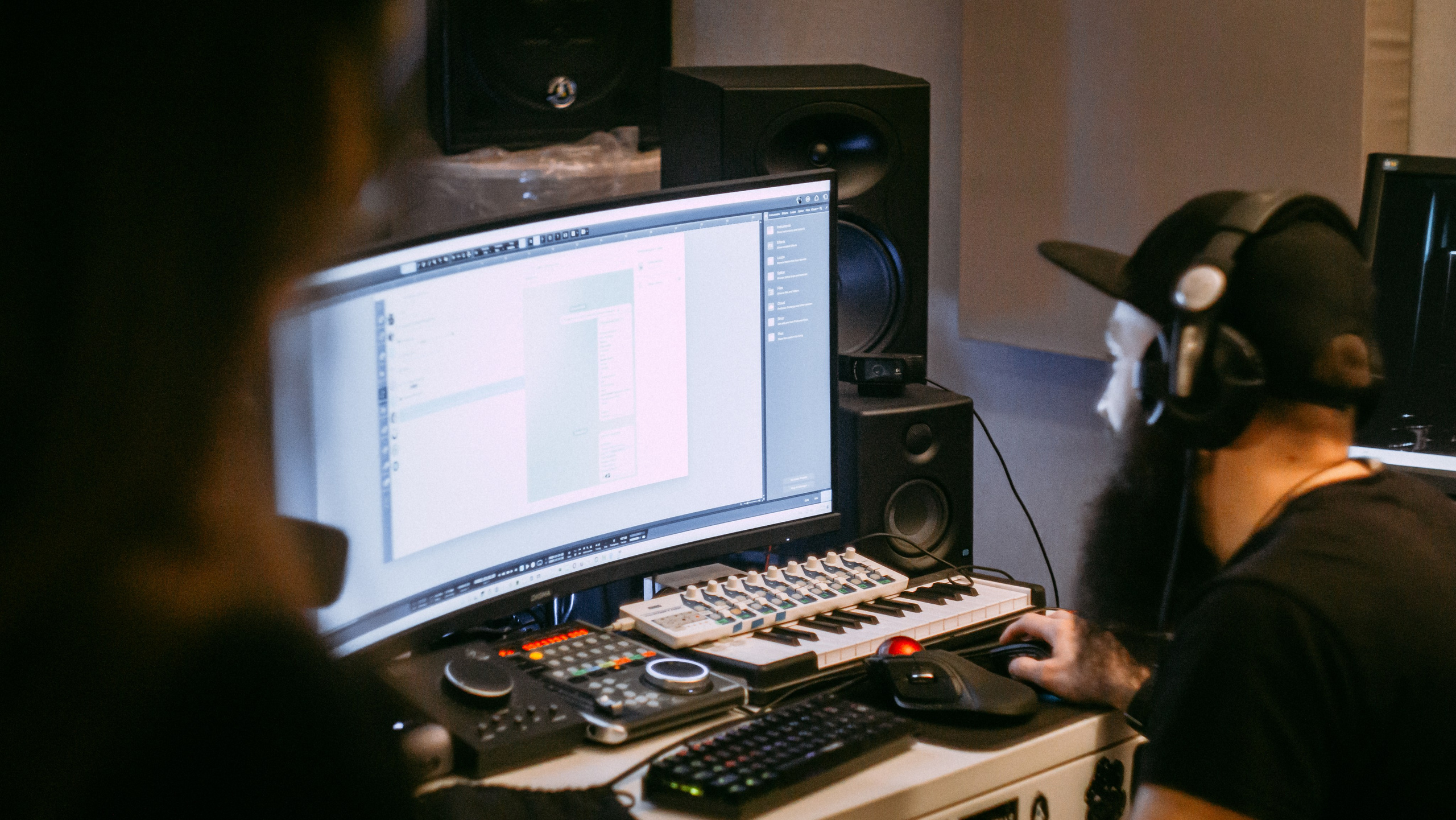 Фотосъемка записи песни в студии. ФОТОГРАФ В МОСКВЕ ЛЮДМИЛА СТРОКОВА