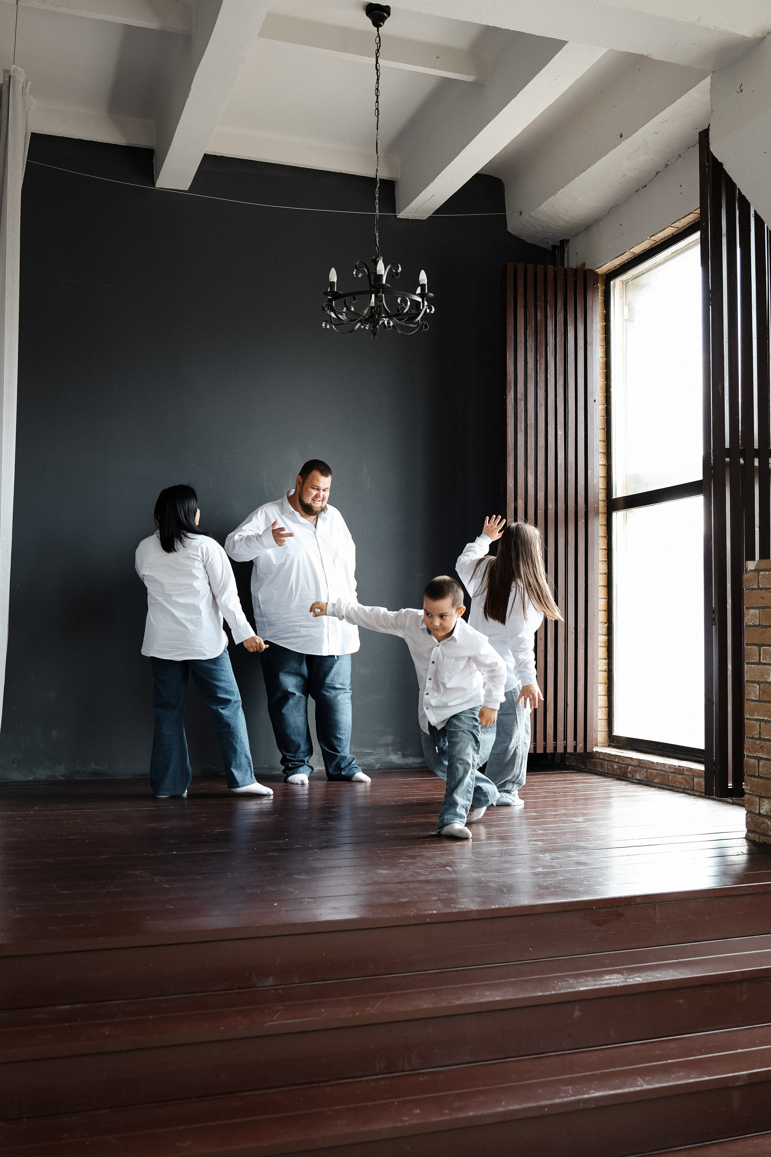 Полина Александр Мария и Иван- фотостудия Bliss- Луначарского 31. Семейный и детский фотограф в  г. Екатеринбурге Холодова Юлия