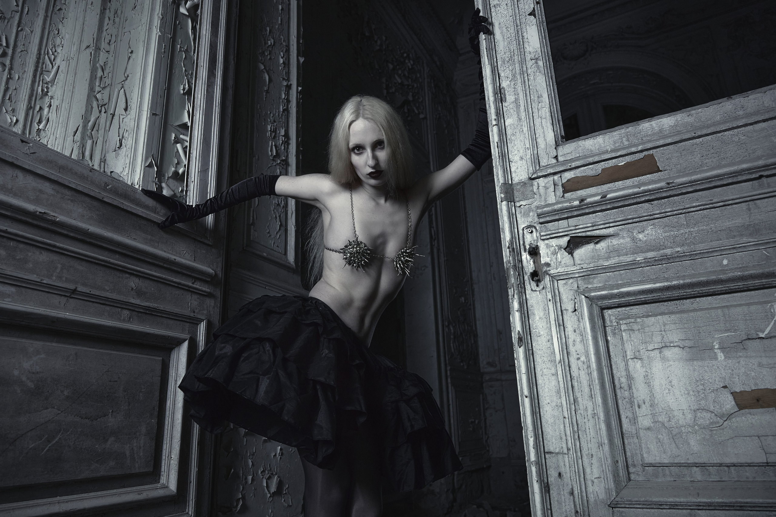 REL. Фотограф для брендов Любовь Батина (Спб/Мск)