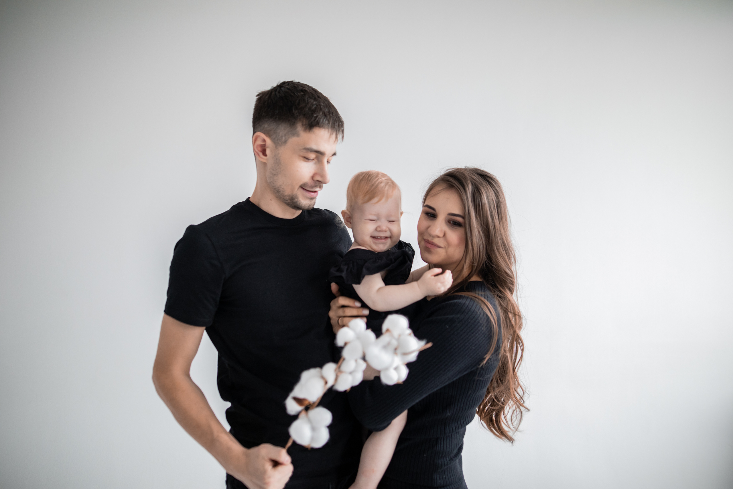 Семейная фотосессия в фотостудии или дома Нижний Новгород. Фотограф на крещение и венчание в Нижнем Новгороде.Свадебный Фотограф