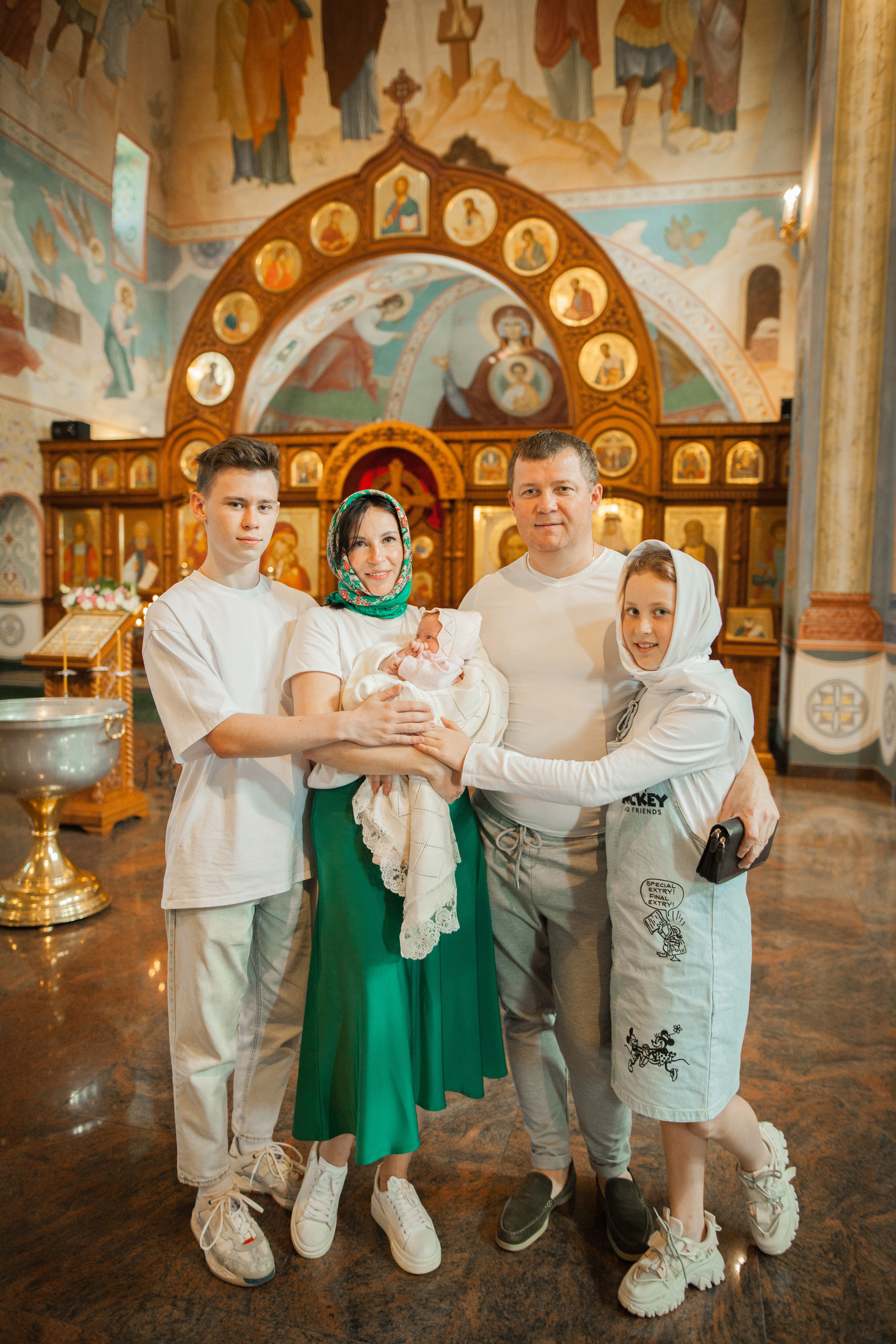 Крещение в Храме св. равноап. кн. Ольги г. Нижний Новгород. Фотограф на крещение и венчание в Нижнем Новгороде.Свадебный Фотограф