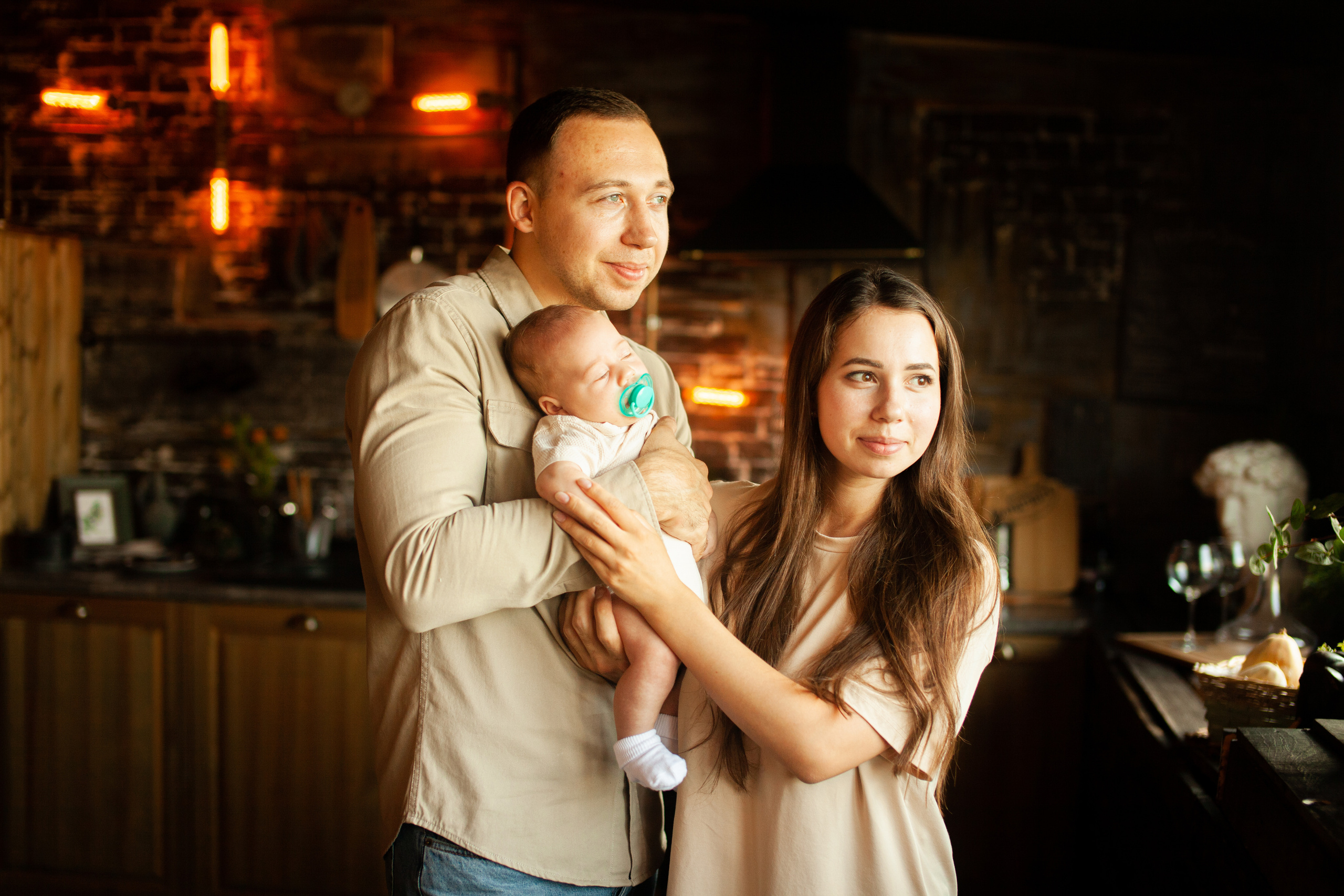 Семейная фотосессия в фотостудии и дома с новорожденным малышом. Фотограф на крещение и венчание в Нижнем Новгороде.Свадебный Фотограф