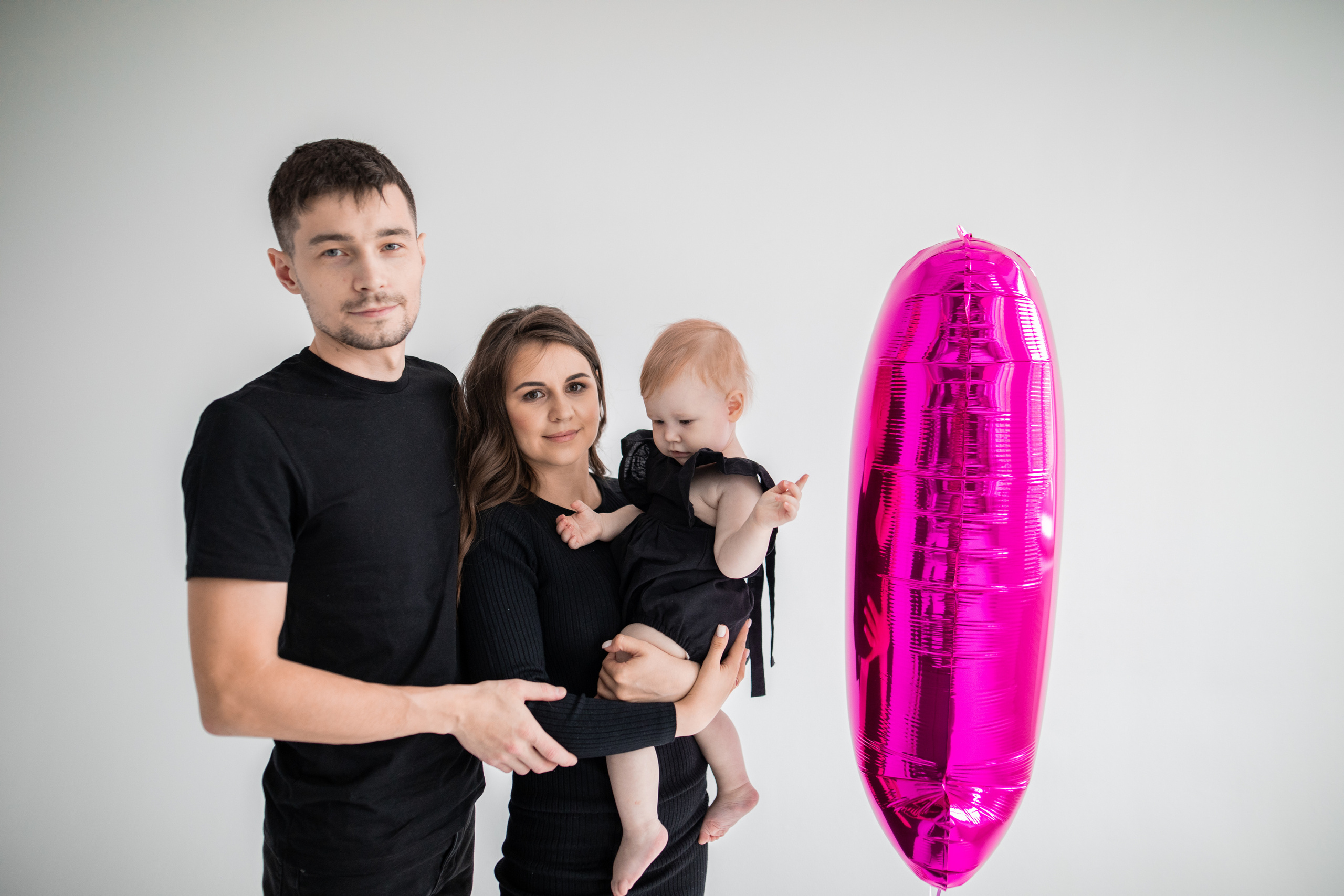 Семейная фотосессия в фотостудии или дома Нижний Новгород. Фотограф на крещение и венчание в Нижнем Новгороде.Свадебный Фотограф