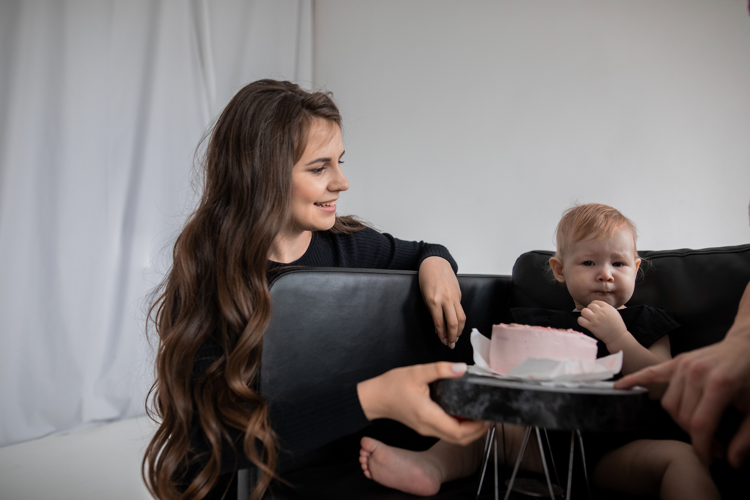 Семейная фотосессия в фотостудии или дома Нижний Новгород. Фотограф на крещение и венчание в Нижнем Новгороде.Свадебный Фотограф