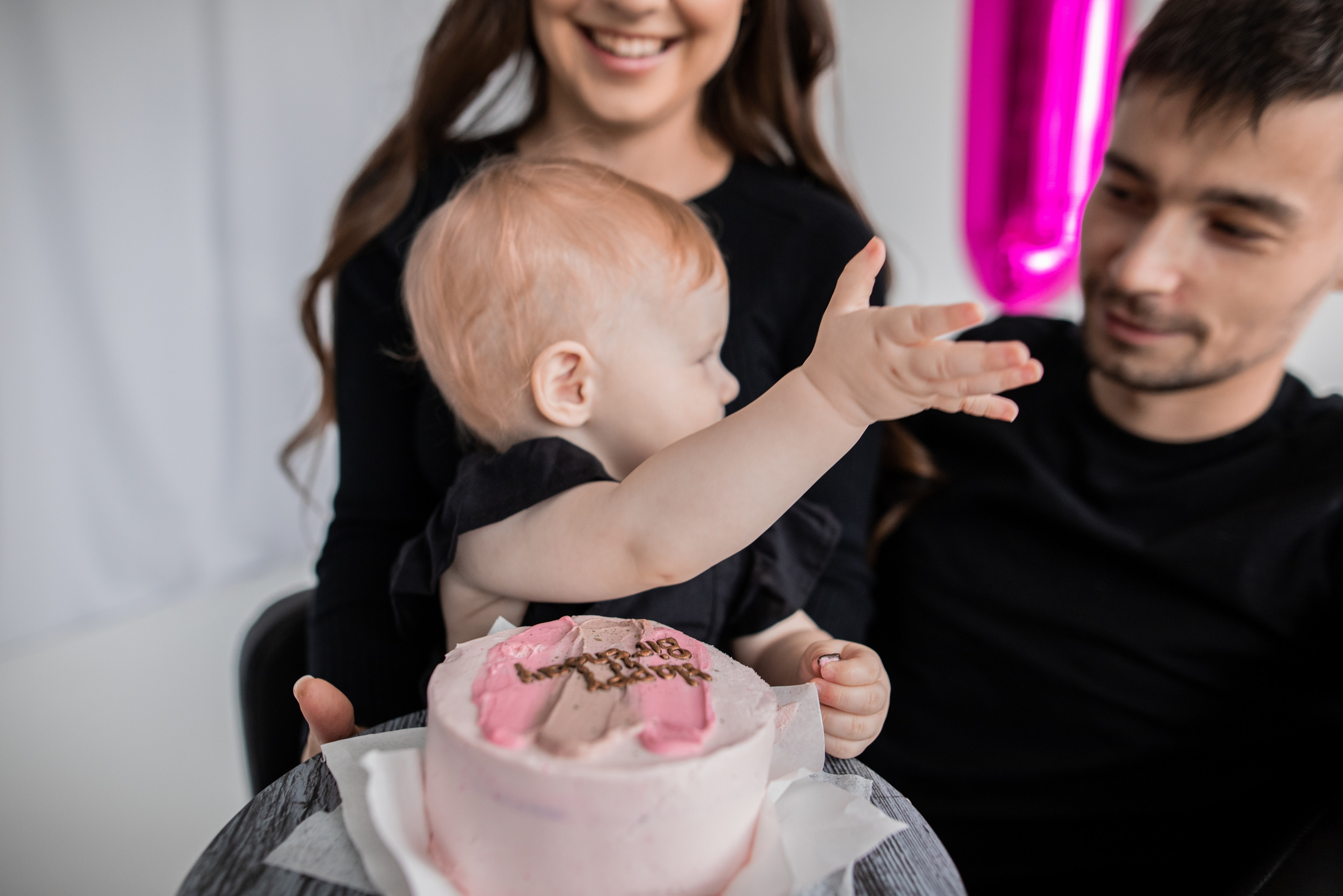 Семейная фотосессия в фотостудии или дома Нижний Новгород. Фотограф на крещение и венчание в Нижнем Новгороде.Свадебный Фотограф