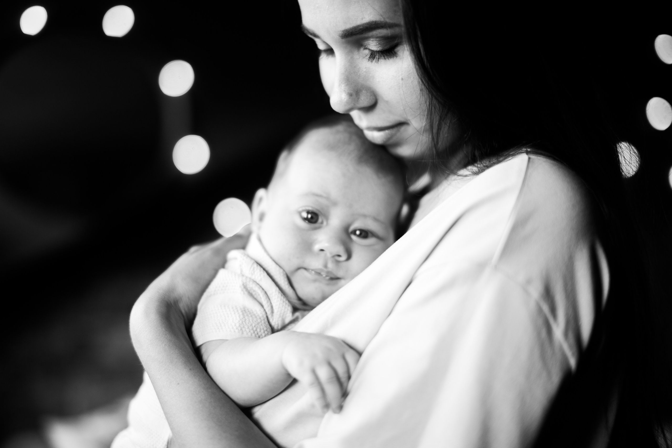 Семейная фотосессия в фотостудии и дома с новорожденным малышом. Фотограф на крещение и венчание в Нижнем Новгороде.Свадебный Фотограф